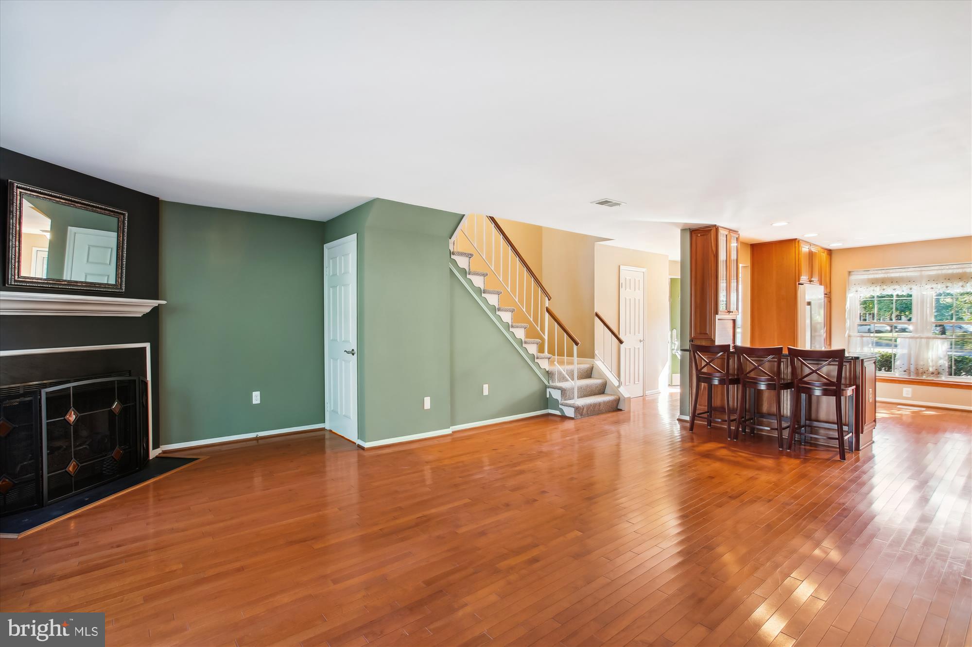 SARATOGA TOWNHOUSES - Residential