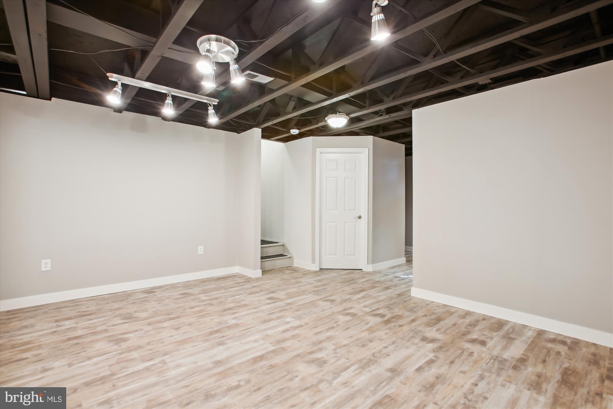 SARATOGA TOWNHOUSES - Residential