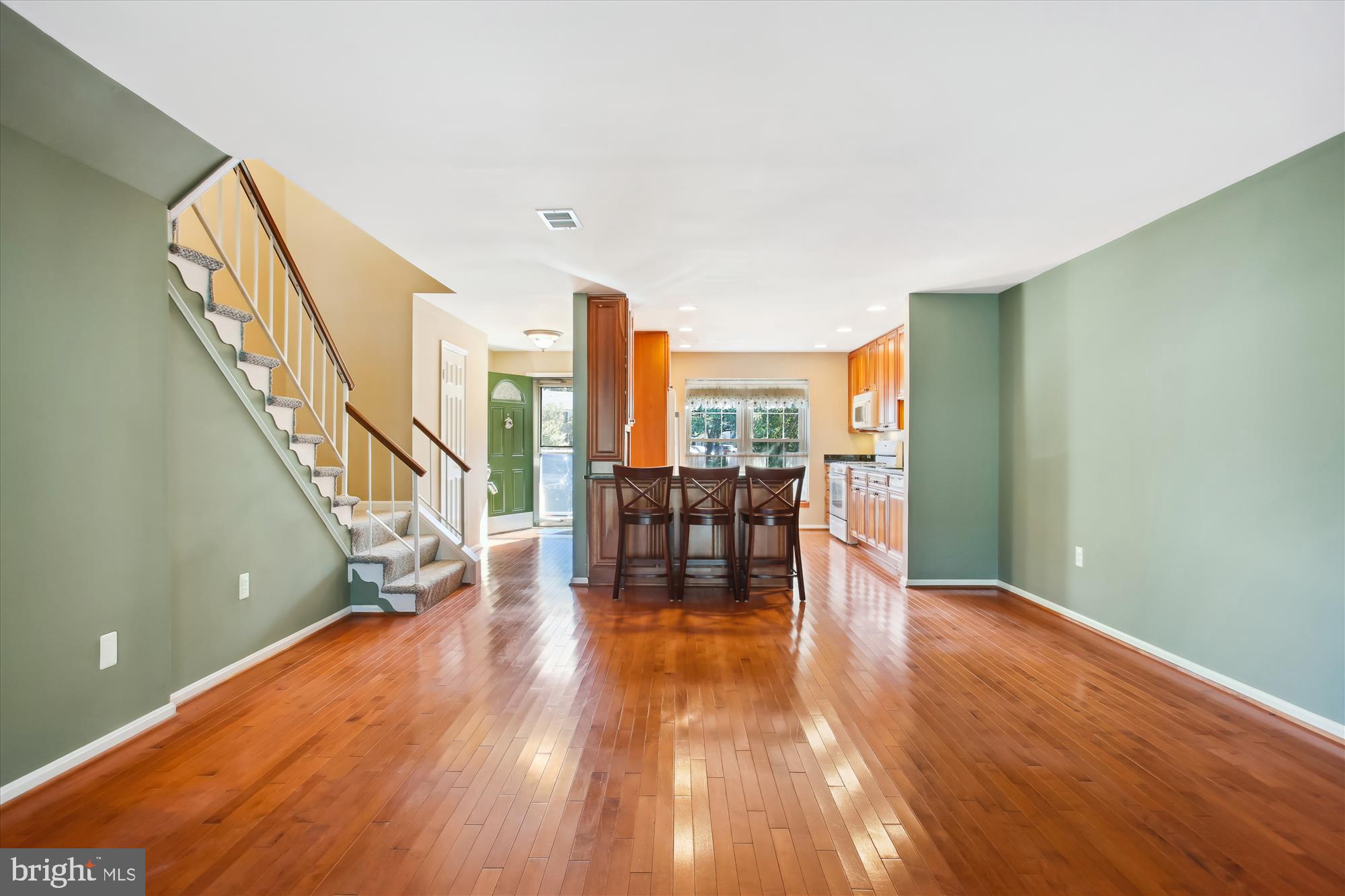 SARATOGA TOWNHOUSES - Residential