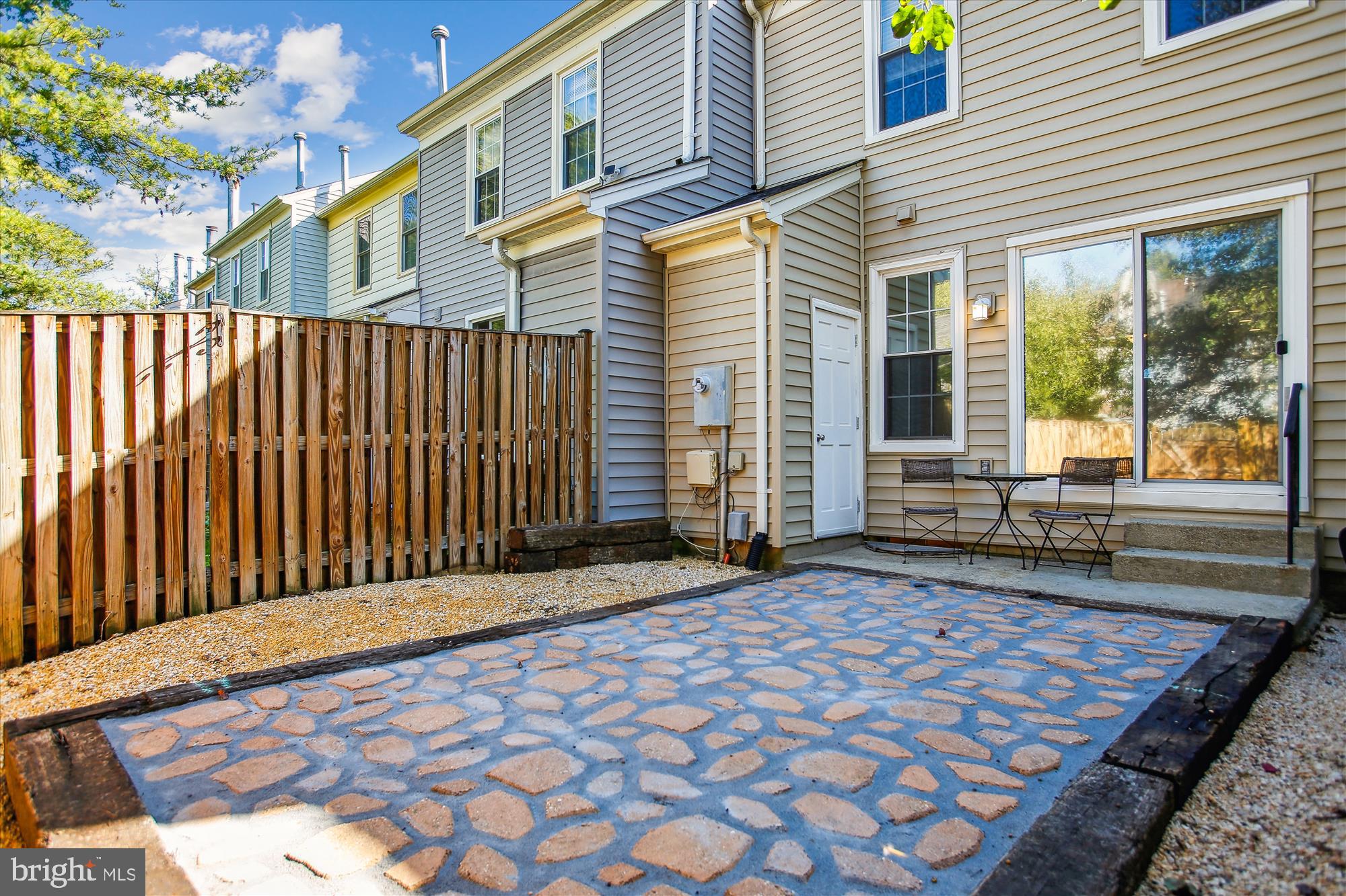 SARATOGA TOWNHOUSES - Residential