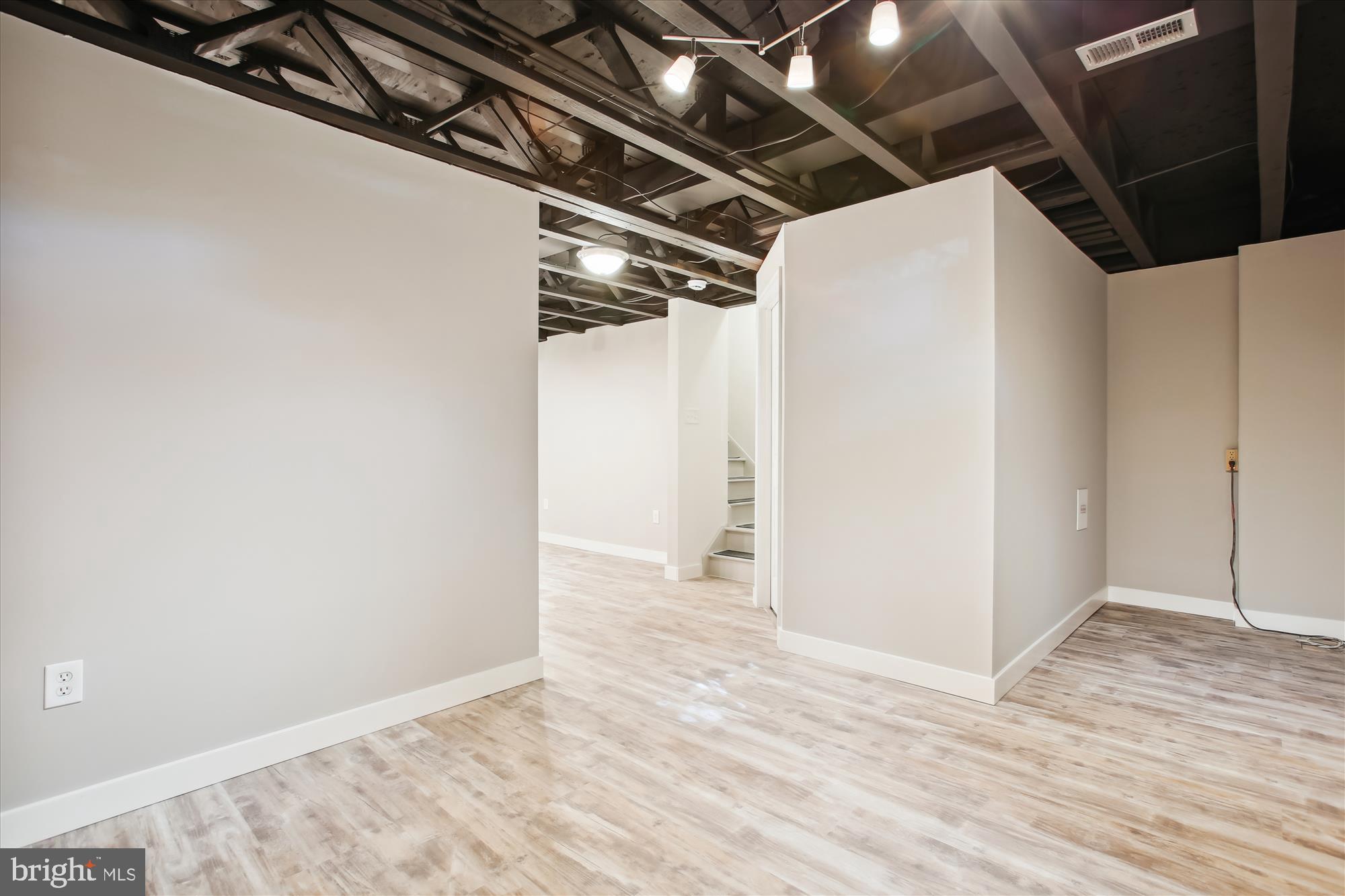 SARATOGA TOWNHOUSES - Residential