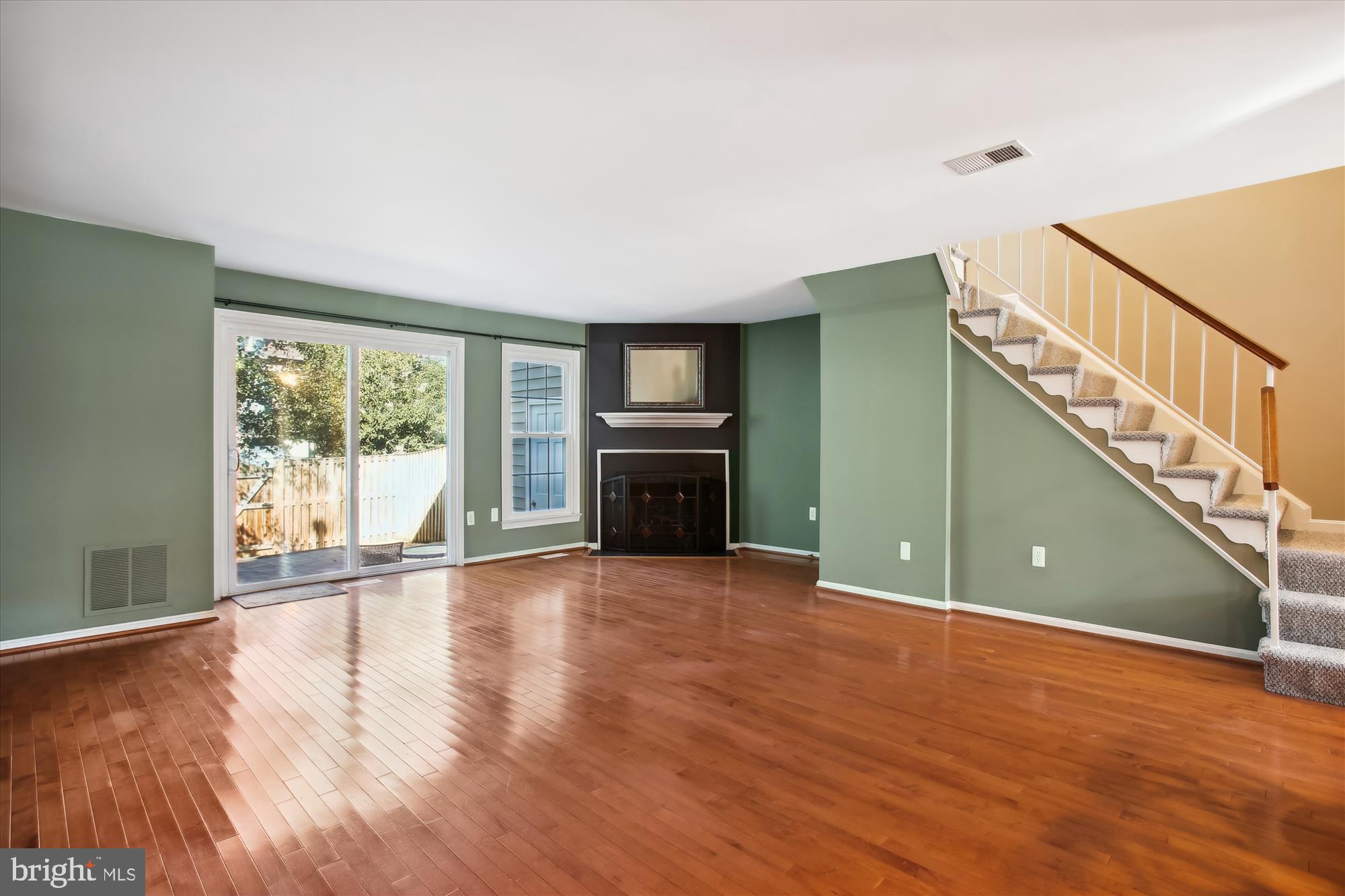 SARATOGA TOWNHOUSES - Residential