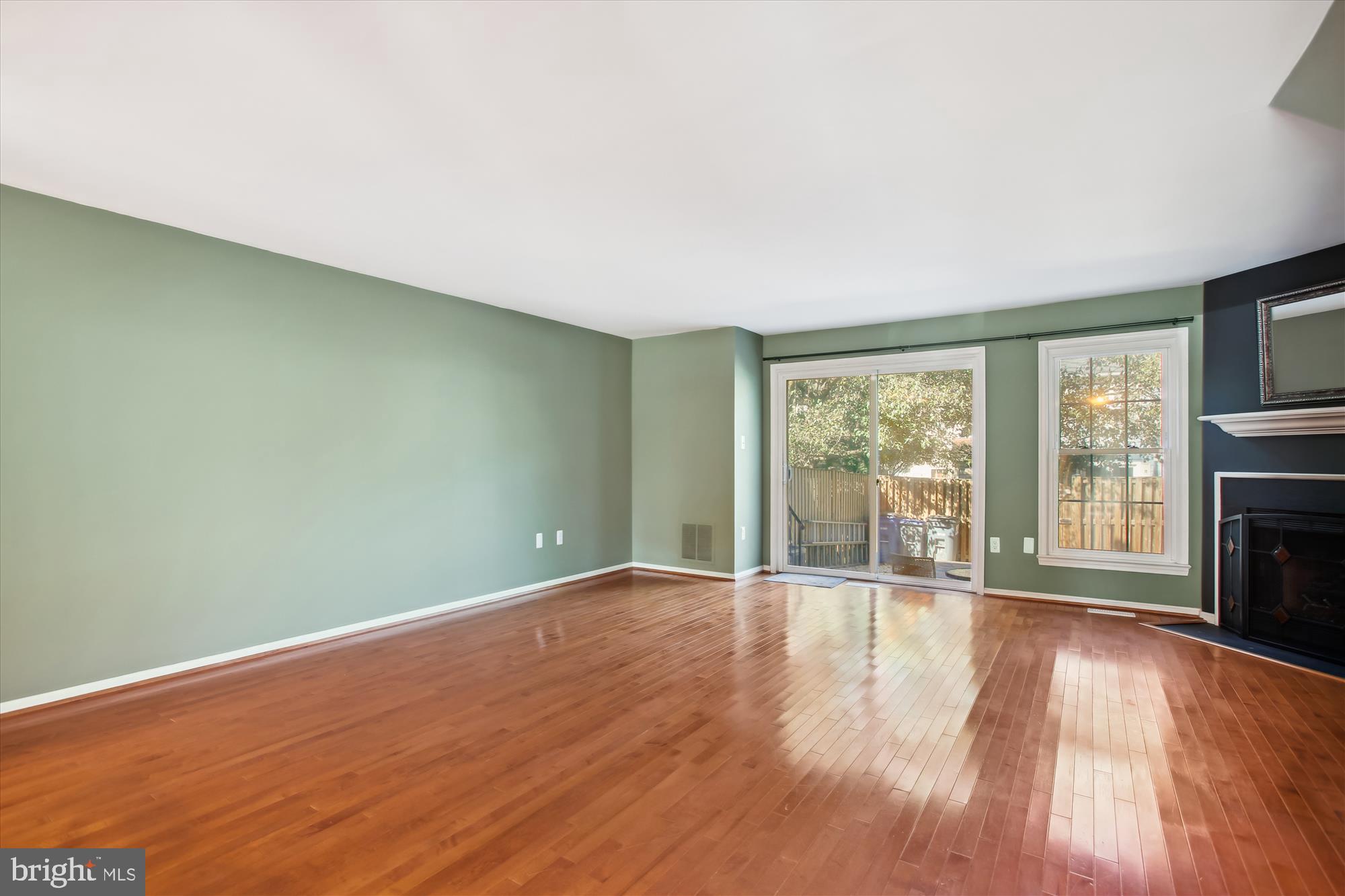 SARATOGA TOWNHOUSES - Residential