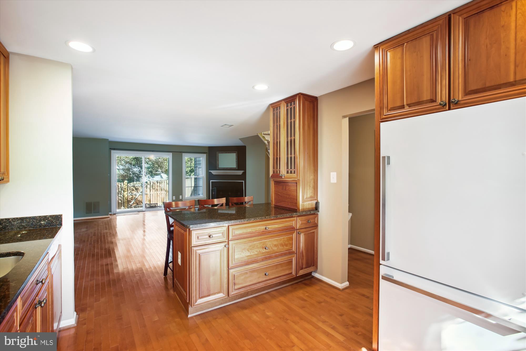 SARATOGA TOWNHOUSES - Residential