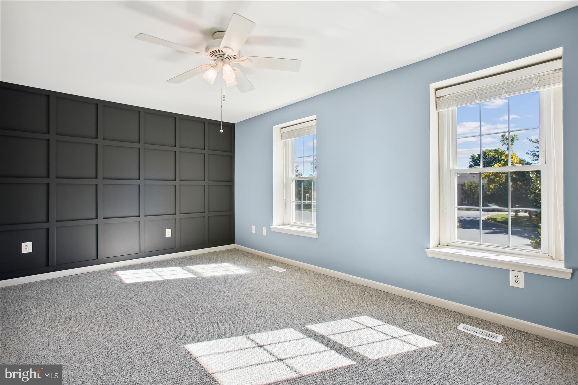 SARATOGA TOWNHOUSES - Residential