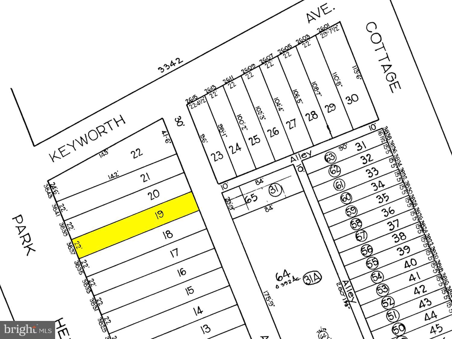 Main image without alt text