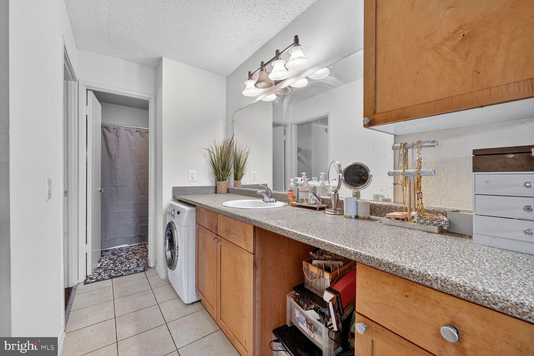 EOS TWENTY-ONE - Residential Lease