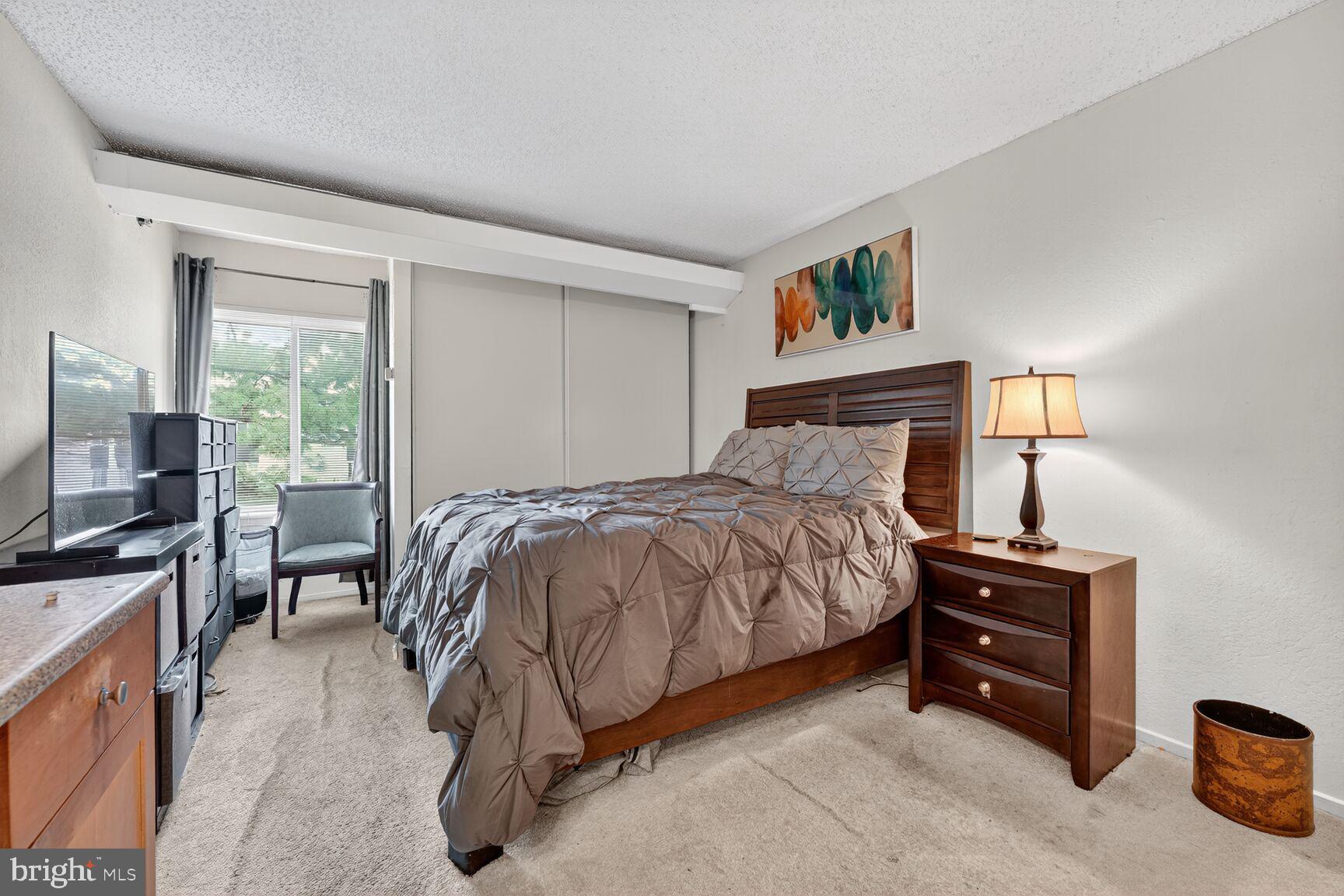 EOS TWENTY-ONE - Residential Lease