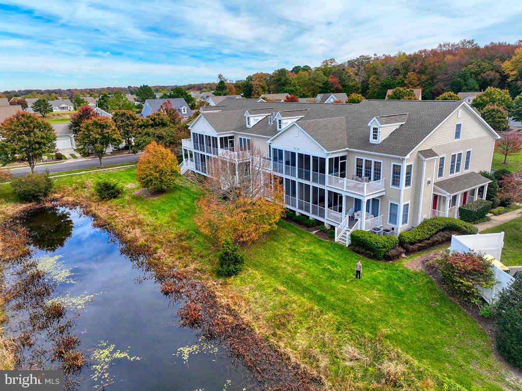 232B OCTOBER GLORY AVENUE