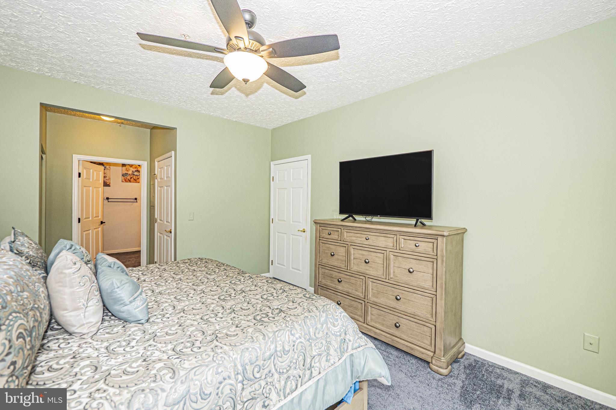 THE COURTYARDS AT POND - Residential