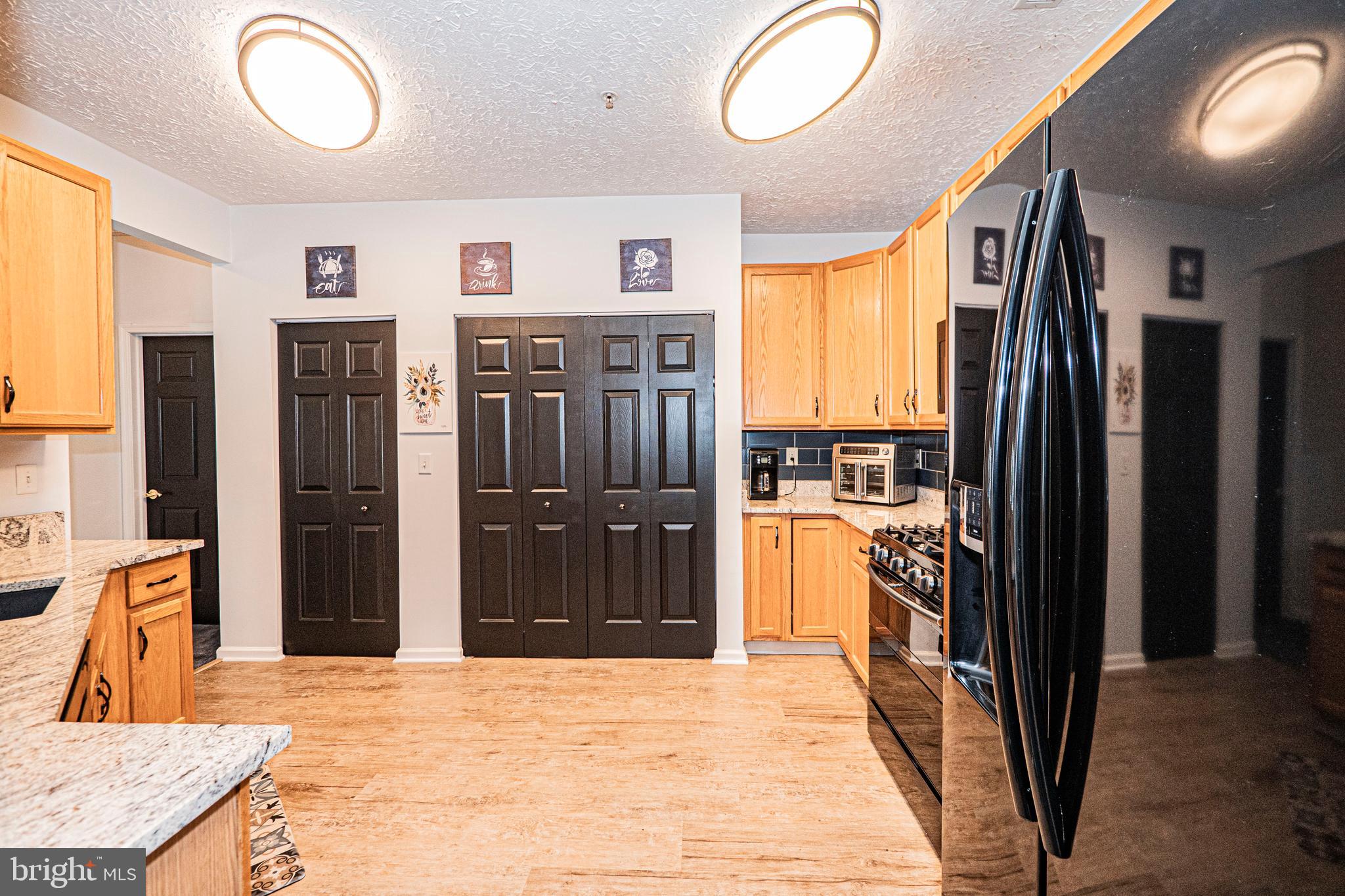 THE COURTYARDS AT POND - Residential