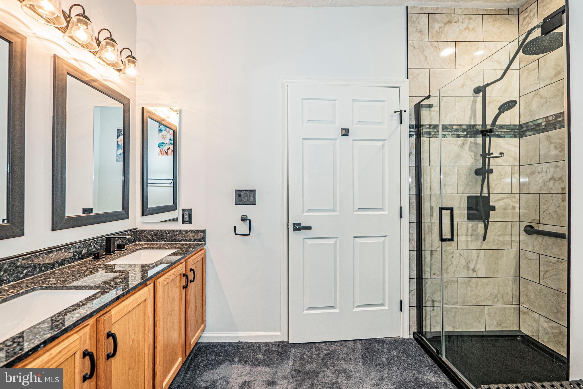 THE COURTYARDS AT POND - Residential