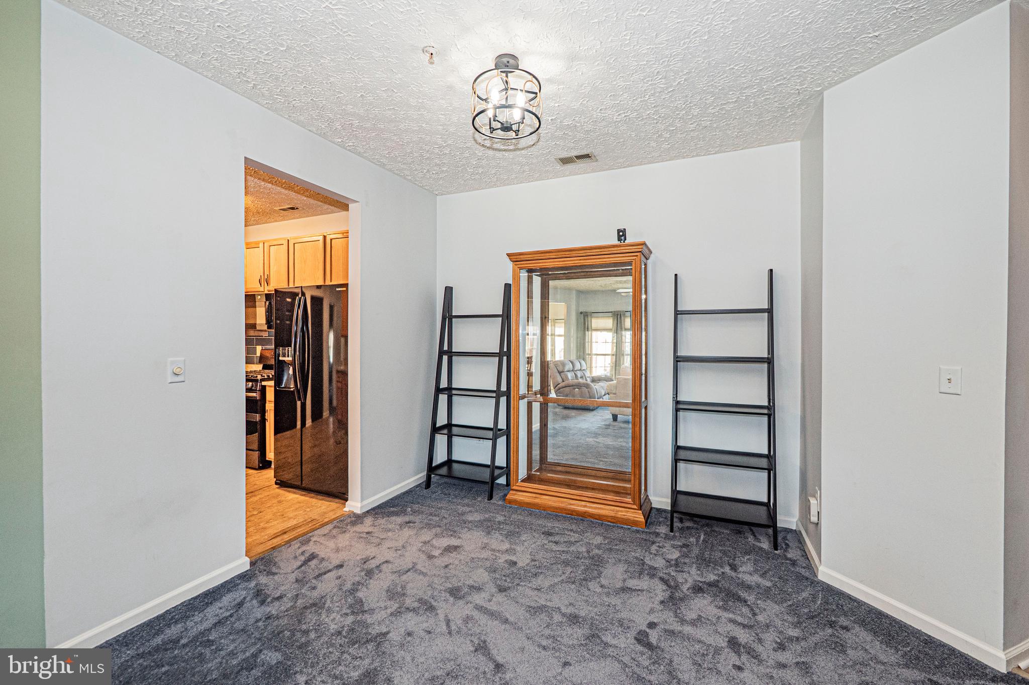 THE COURTYARDS AT POND - Residential