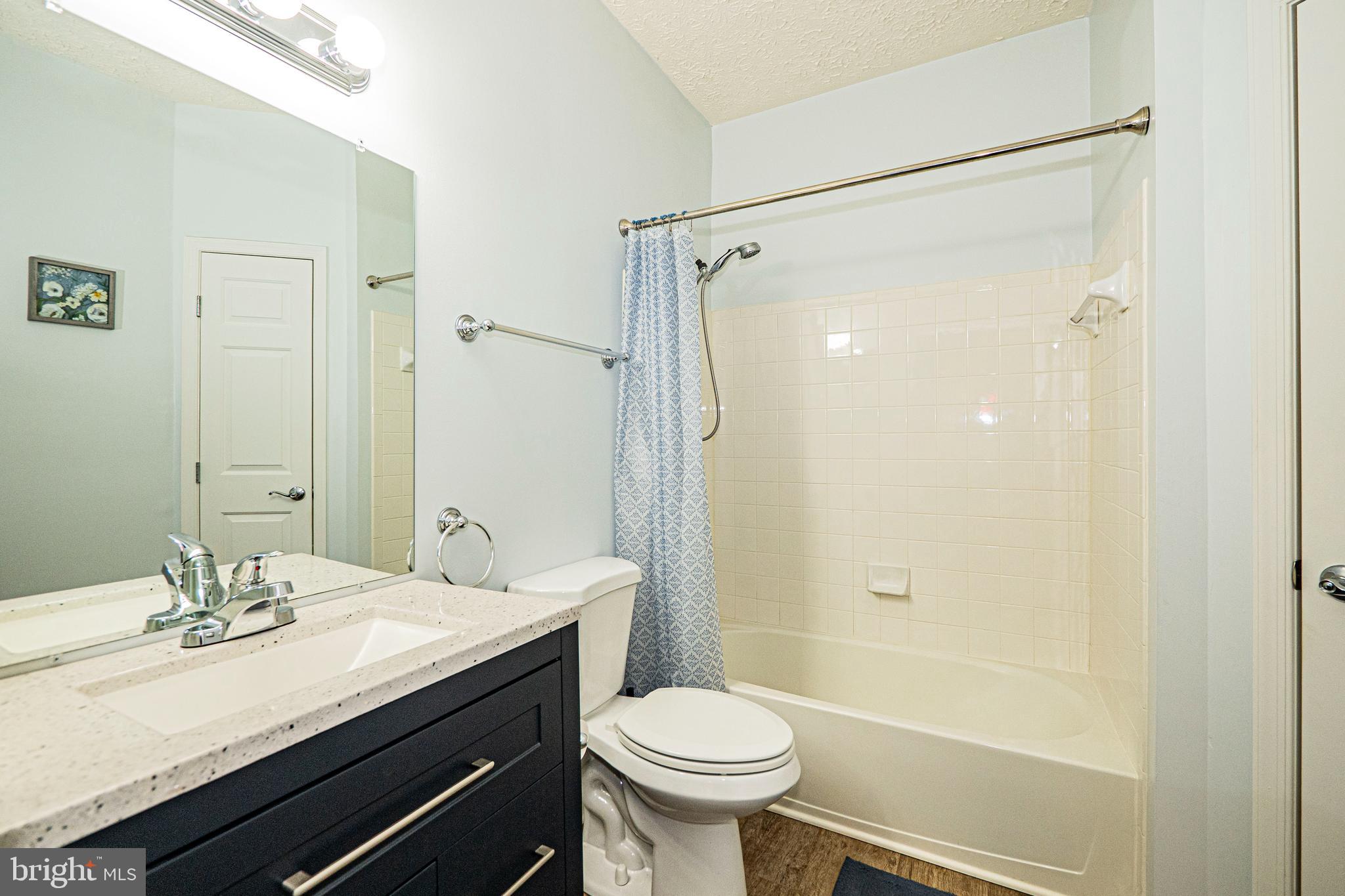 THE COURTYARDS AT POND - Residential