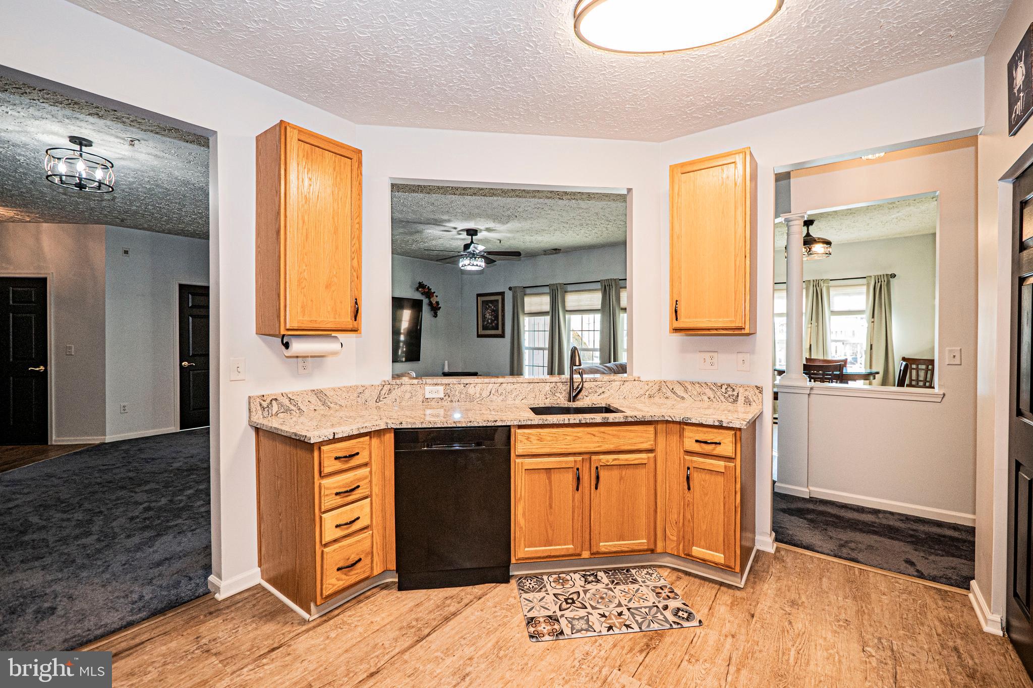 THE COURTYARDS AT POND - Residential