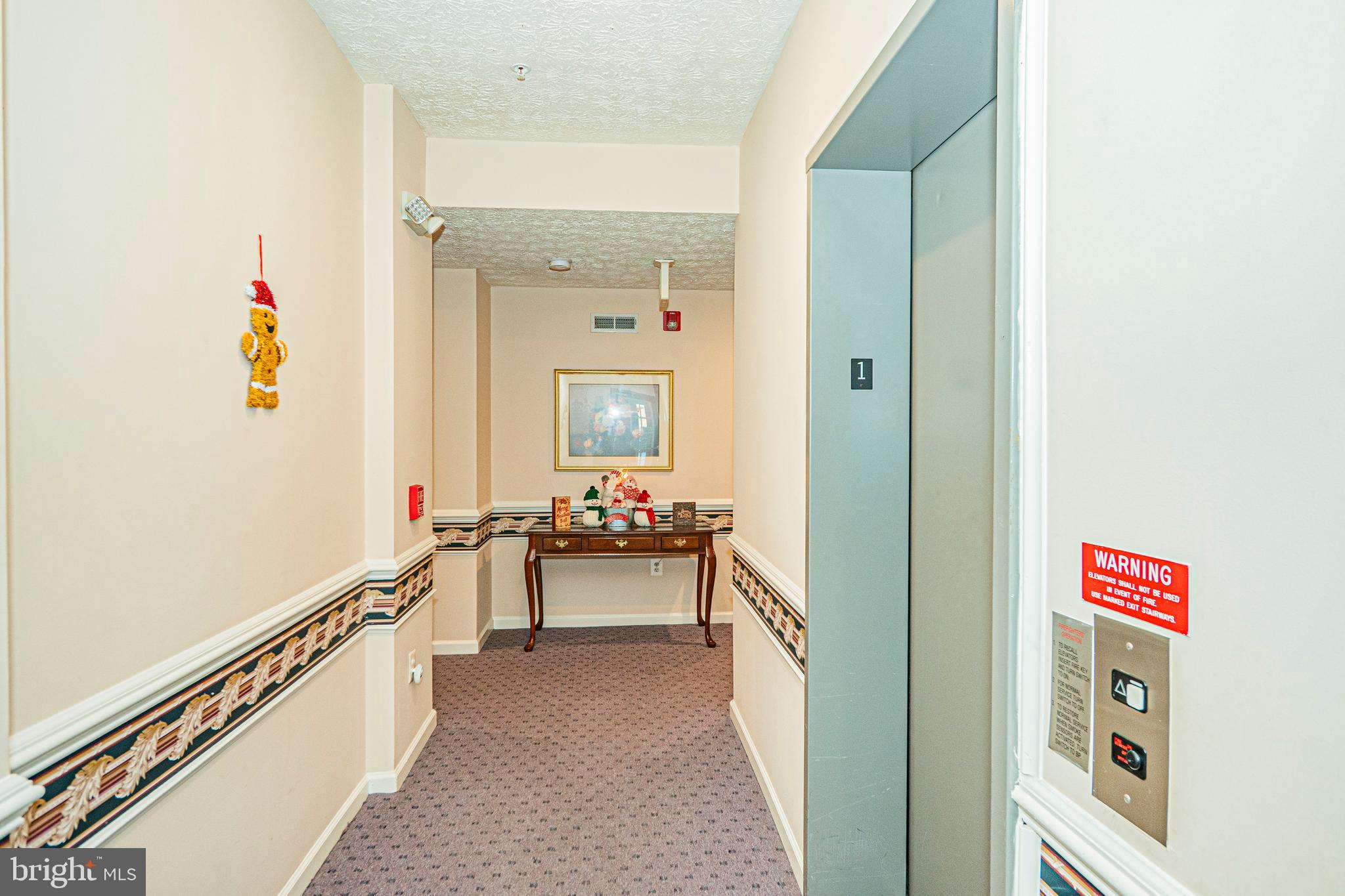 THE COURTYARDS AT POND - Residential