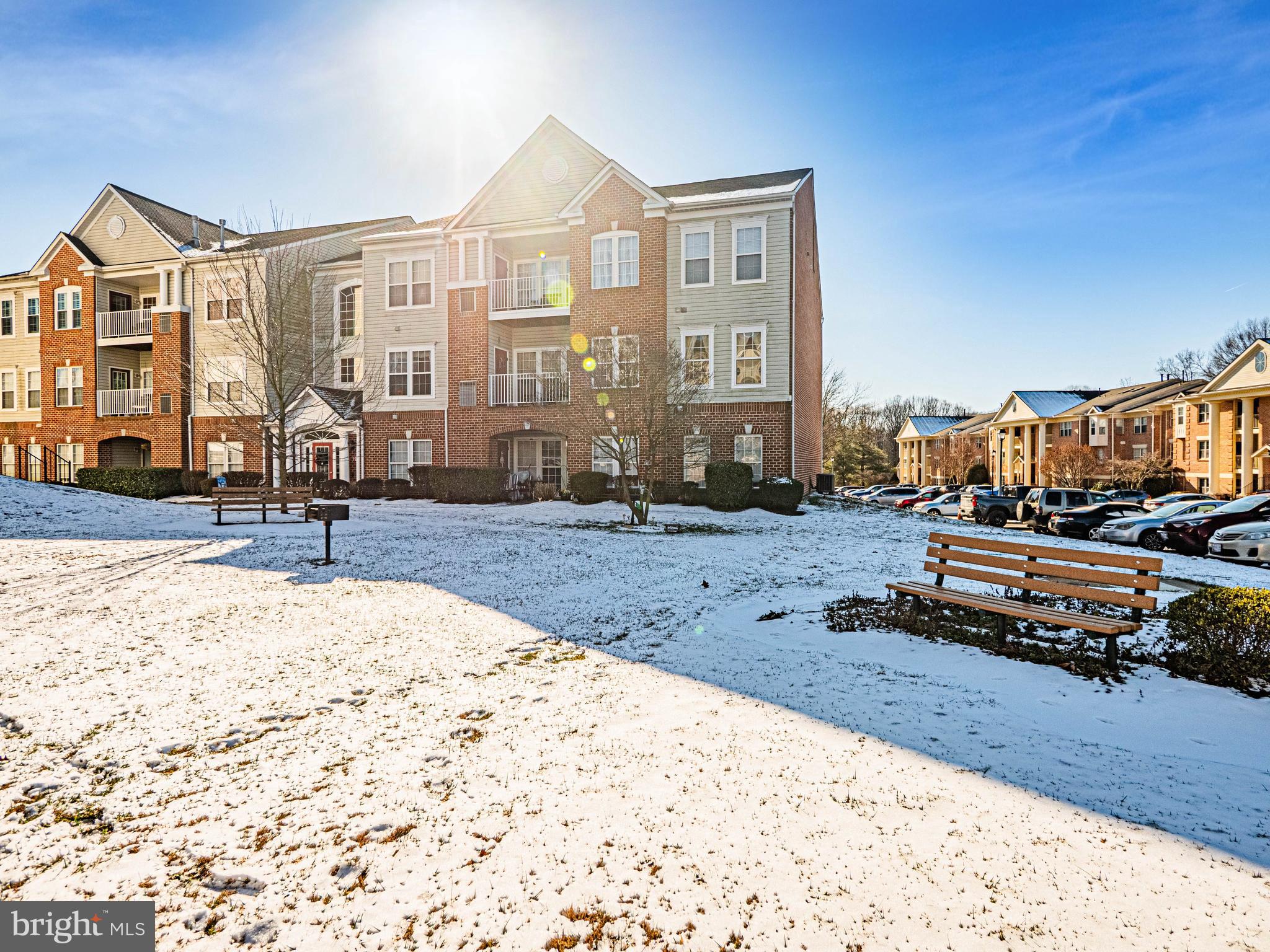 THE COURTYARDS AT POND - Residential