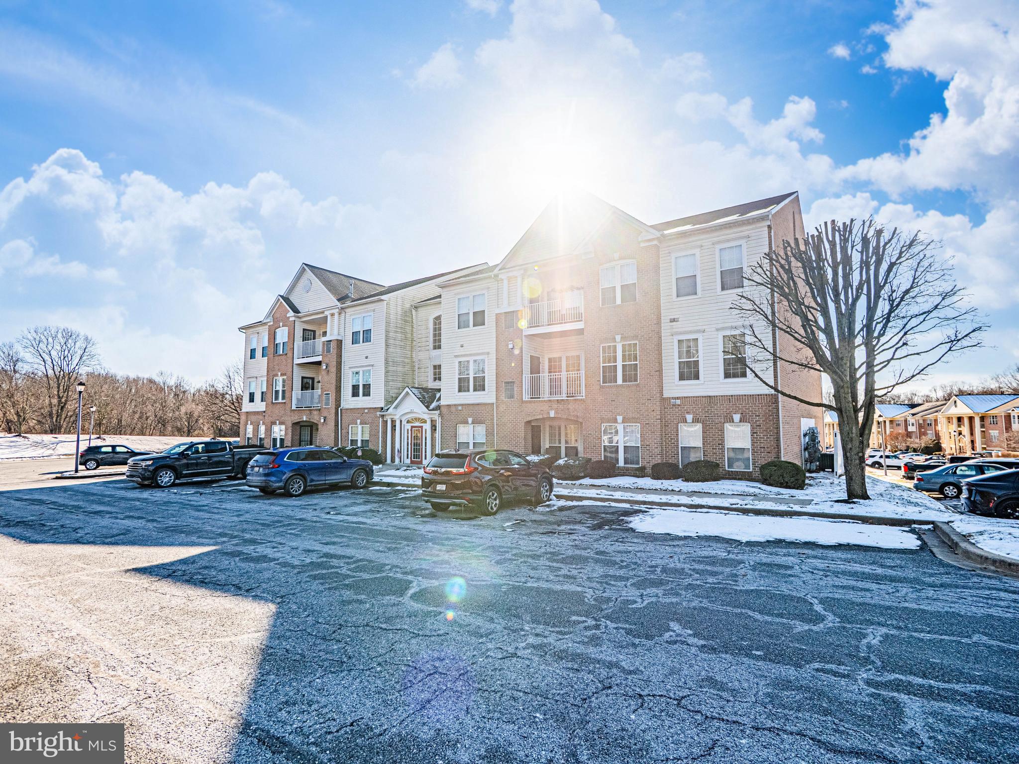 THE COURTYARDS AT POND - Residential