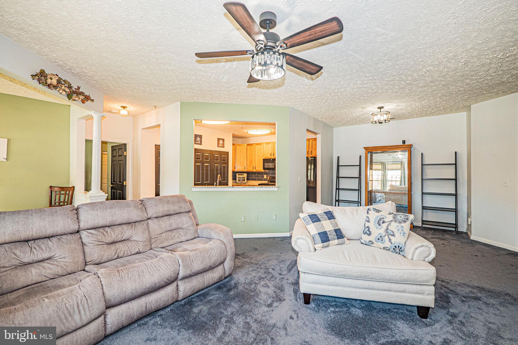 THE COURTYARDS AT POND - Residential