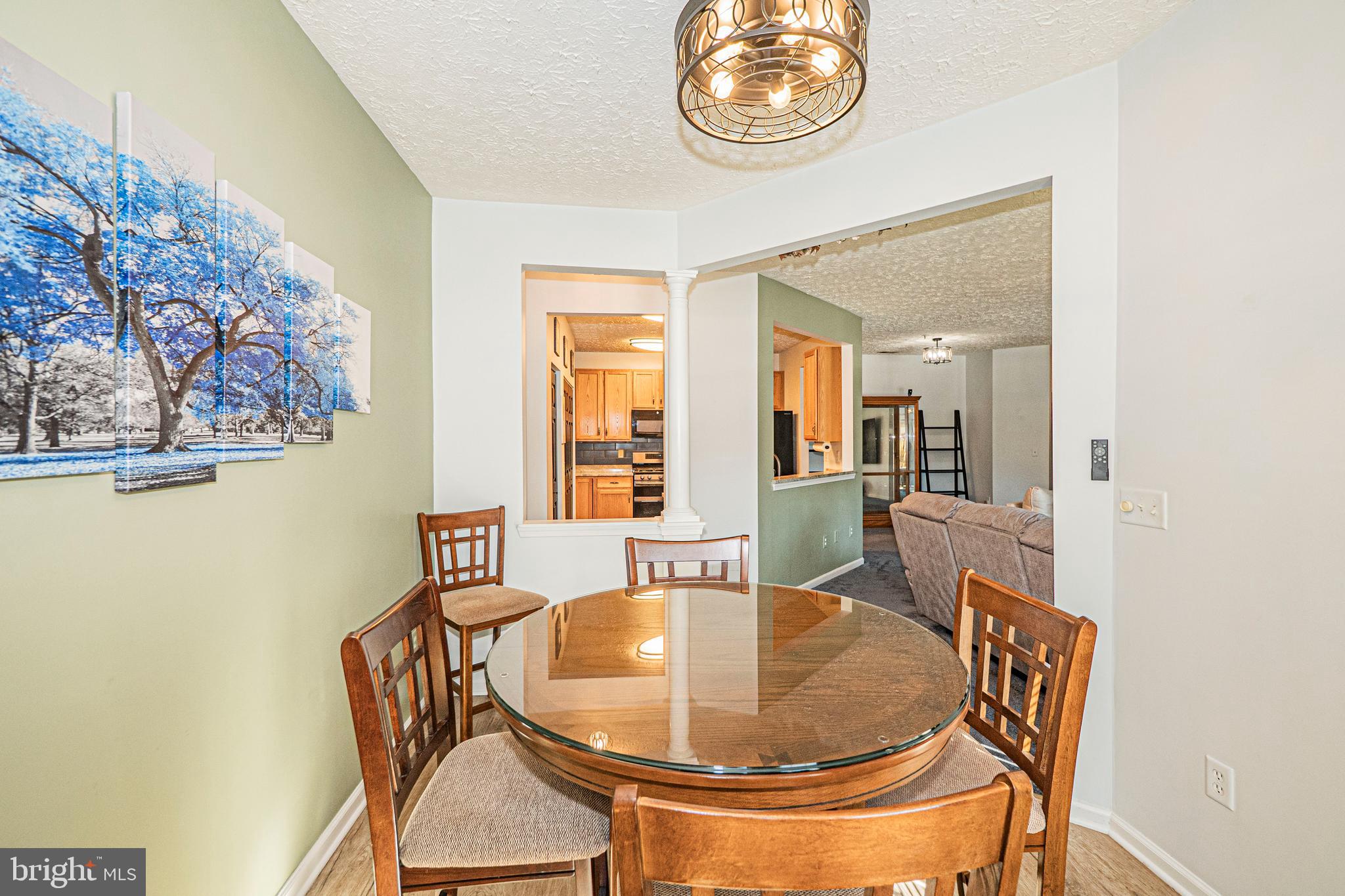 THE COURTYARDS AT POND - Residential