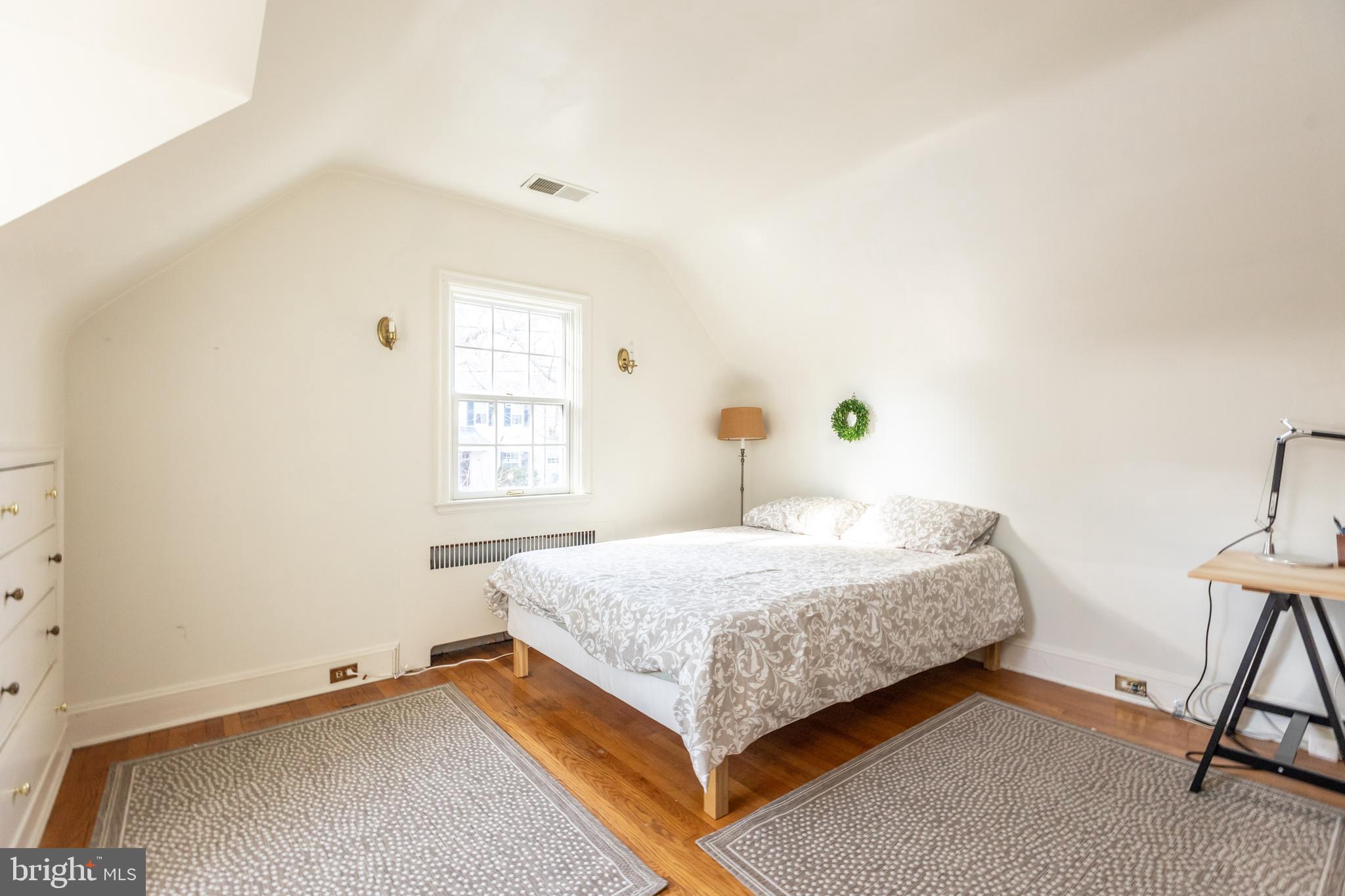 ROLAND PARK - Residential