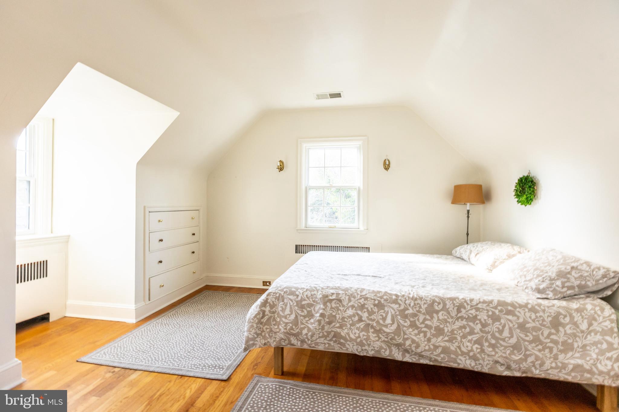 ROLAND PARK - Residential