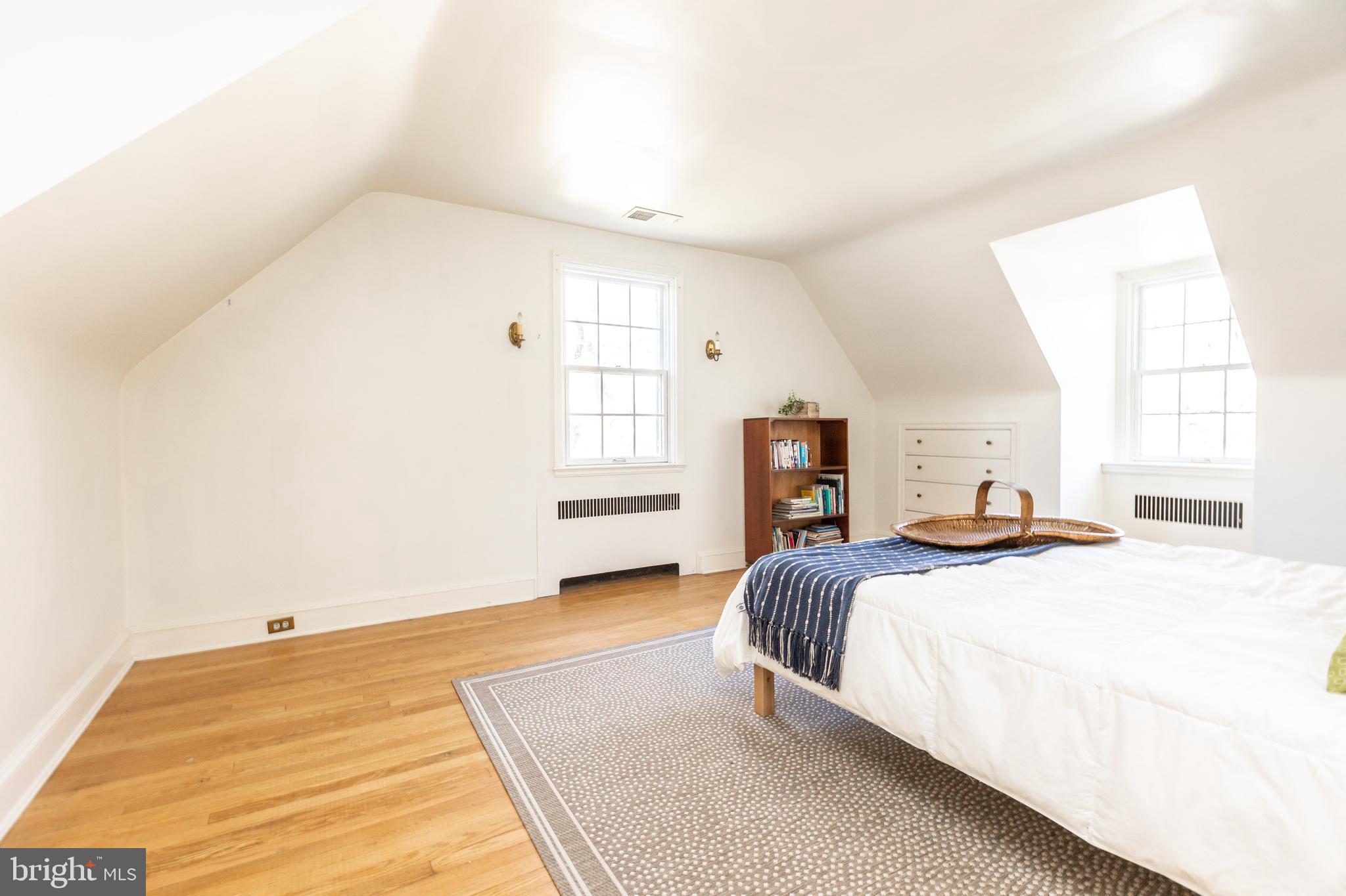 ROLAND PARK - Residential