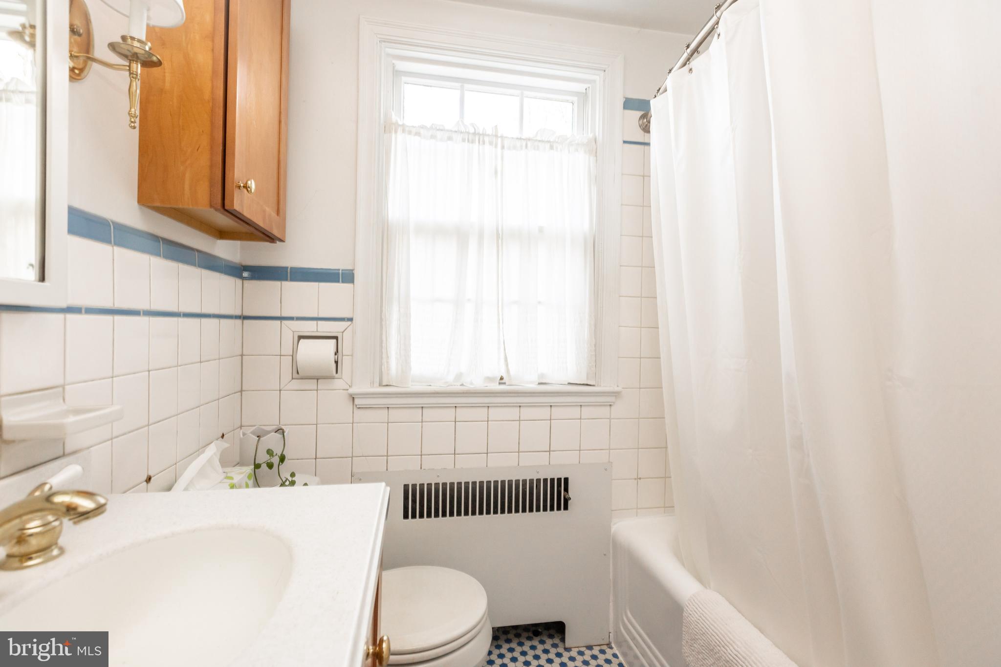 ROLAND PARK - Residential