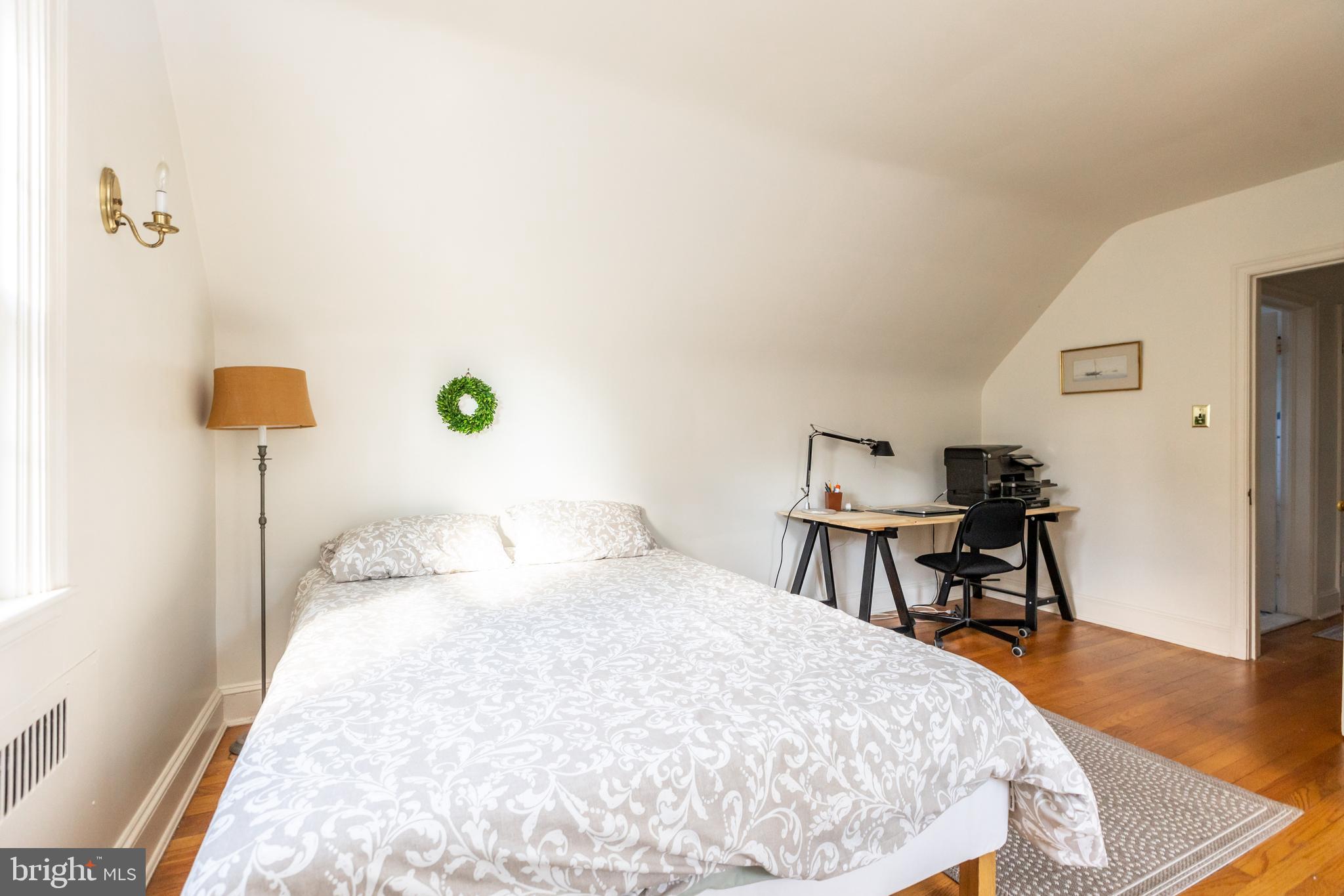 ROLAND PARK - Residential