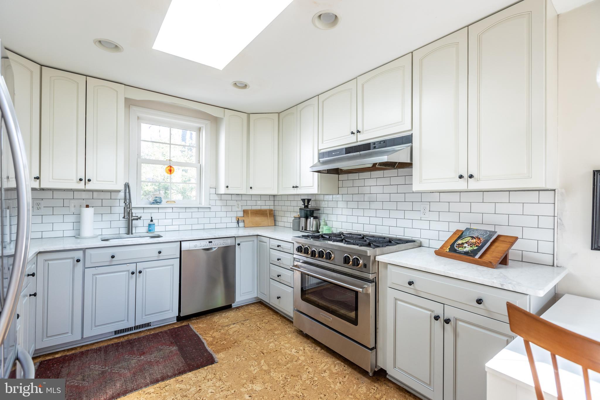 ROLAND PARK - Residential