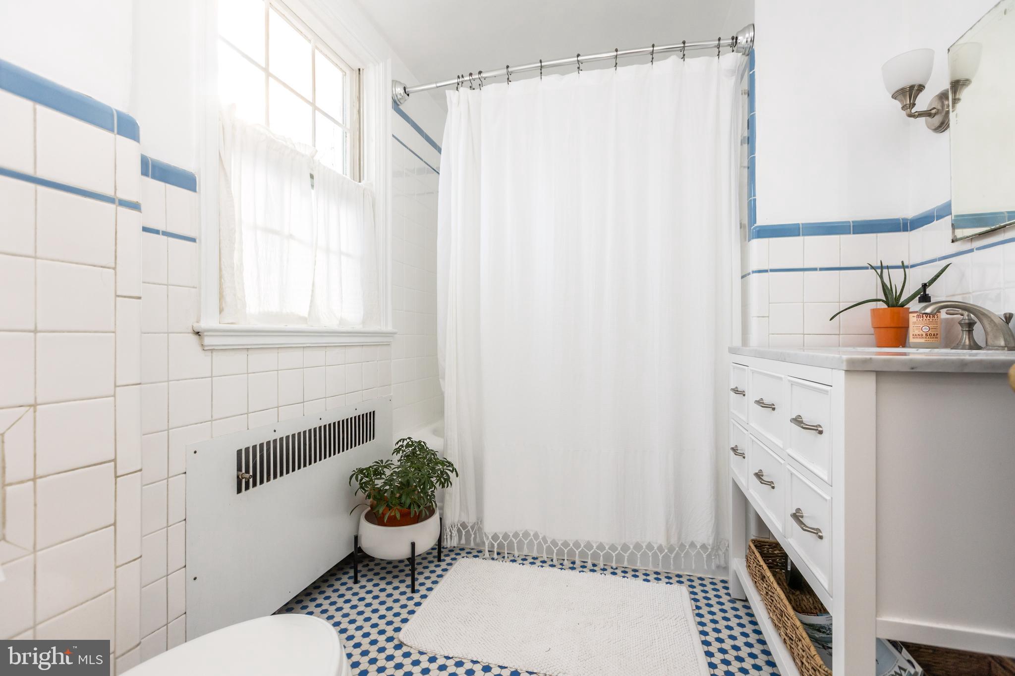 ROLAND PARK - Residential