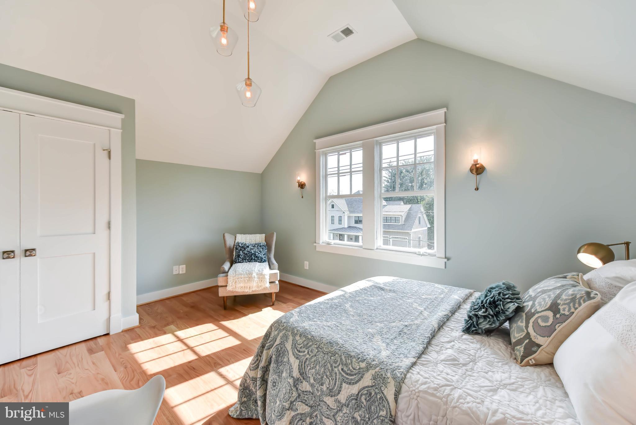 BERKSHIRE OAKWOOD - Residential