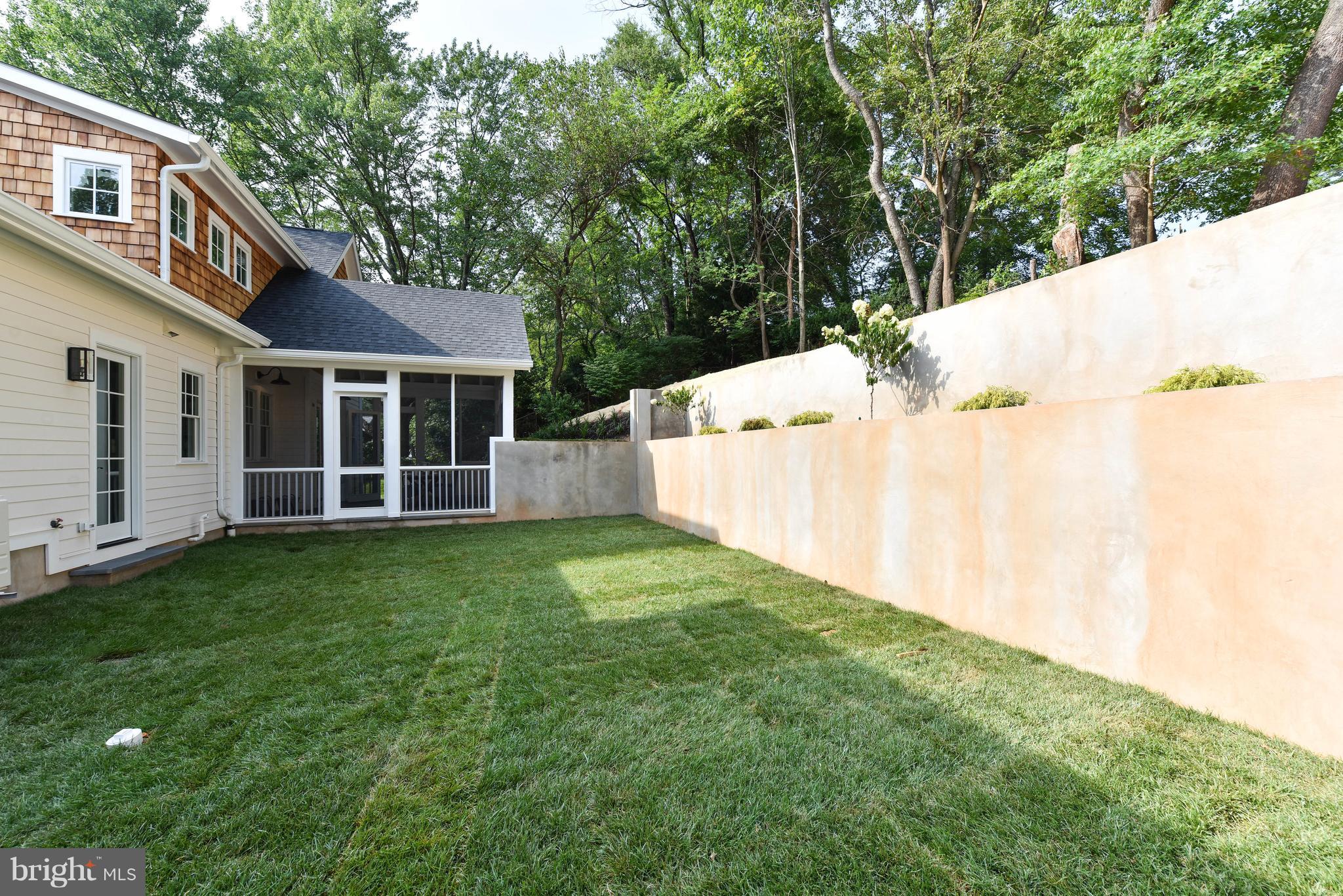 BERKSHIRE OAKWOOD - Residential