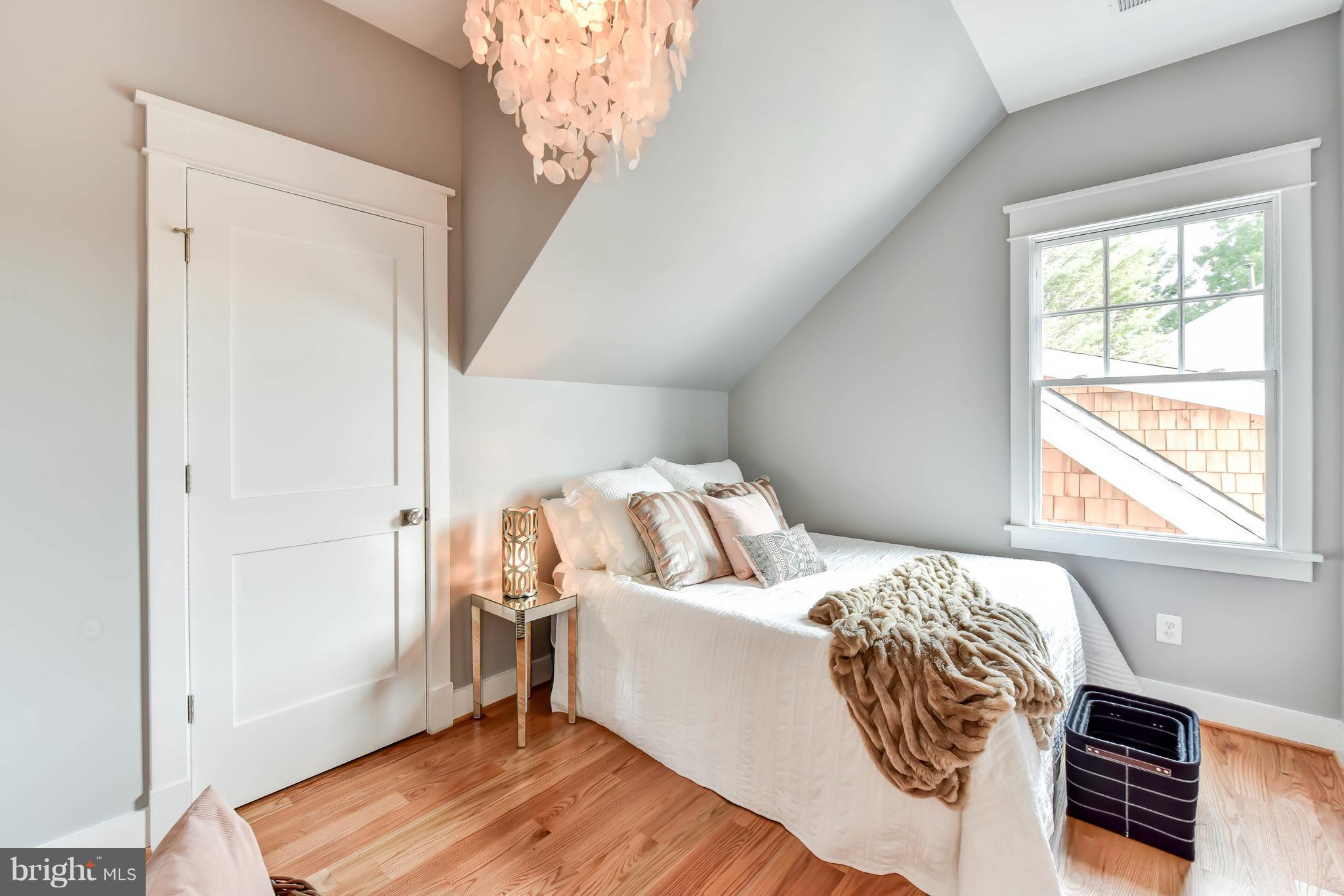 BERKSHIRE OAKWOOD - Residential