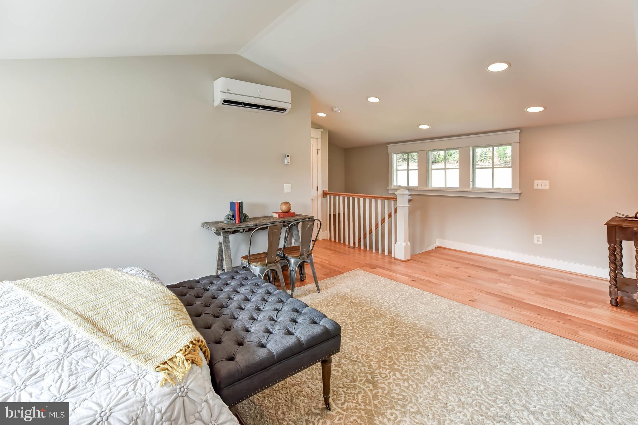 BERKSHIRE OAKWOOD - Residential