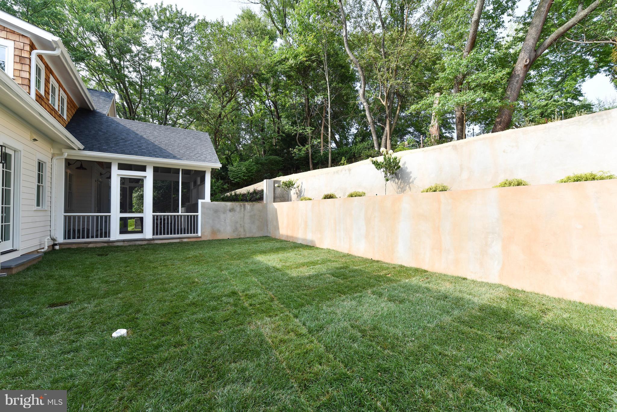 BERKSHIRE OAKWOOD - Residential