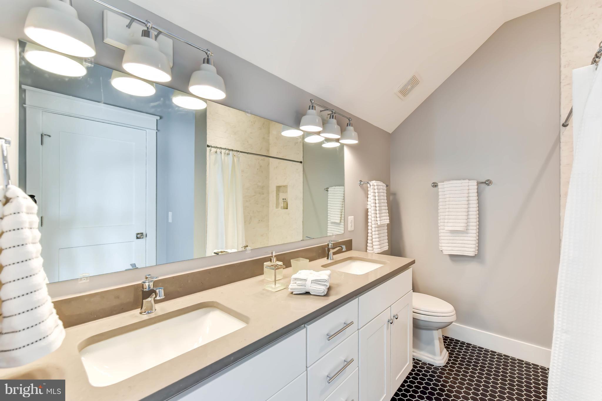 BERKSHIRE OAKWOOD - Residential