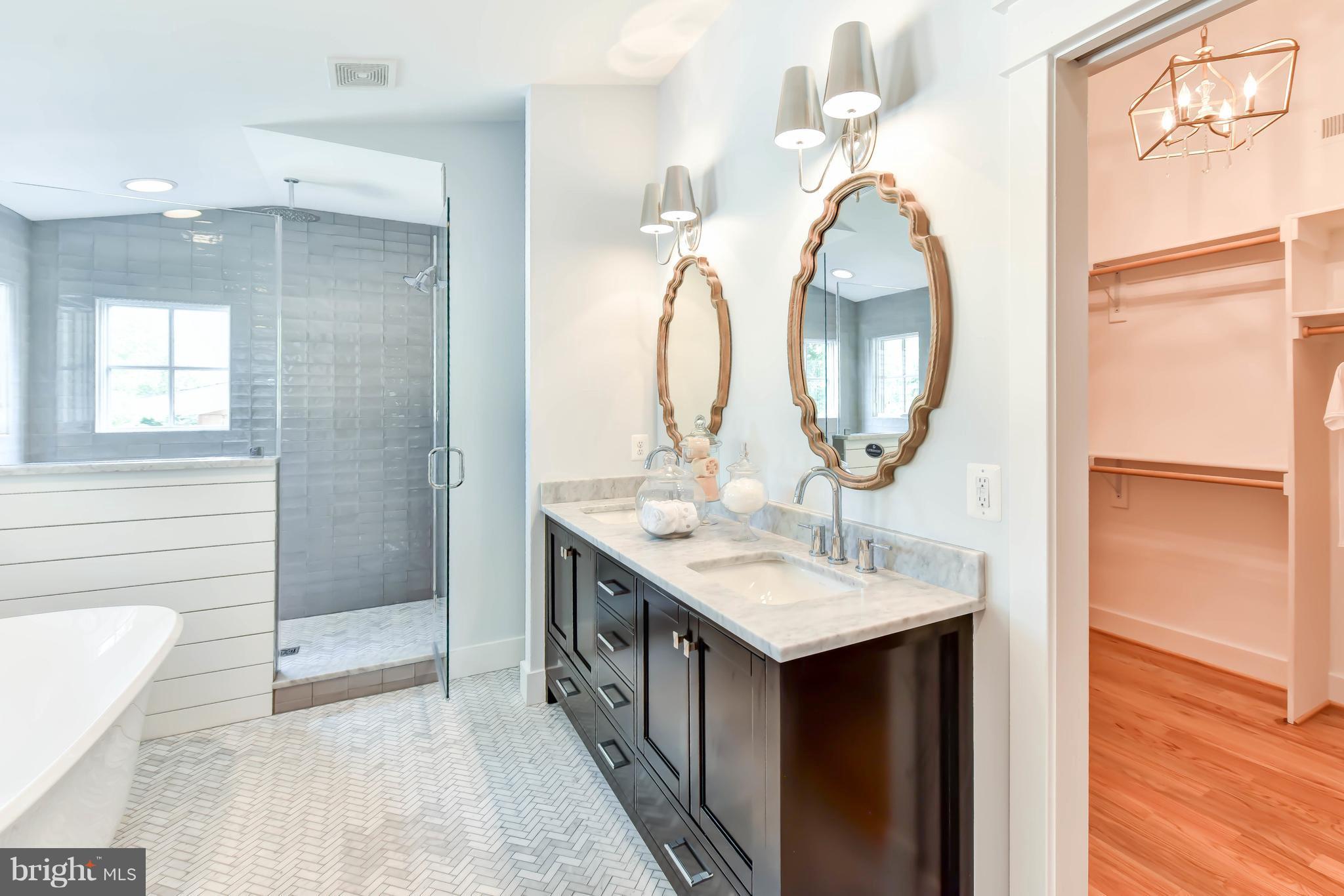 BERKSHIRE OAKWOOD - Residential