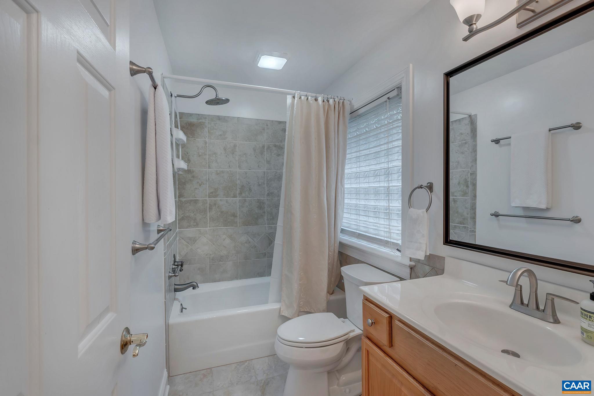 LAKE MONTICELLO - Residential