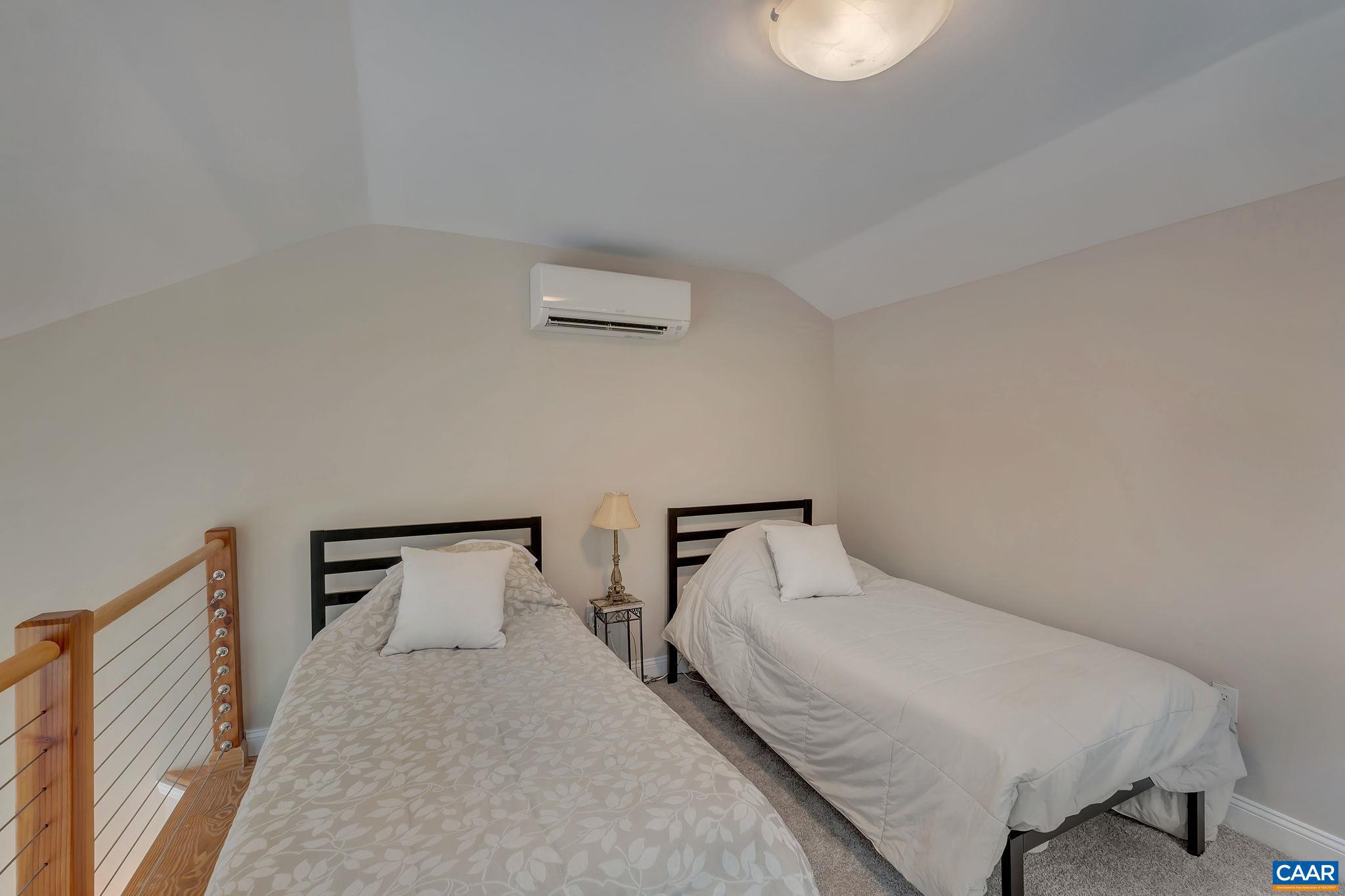 LAKE MONTICELLO - Residential