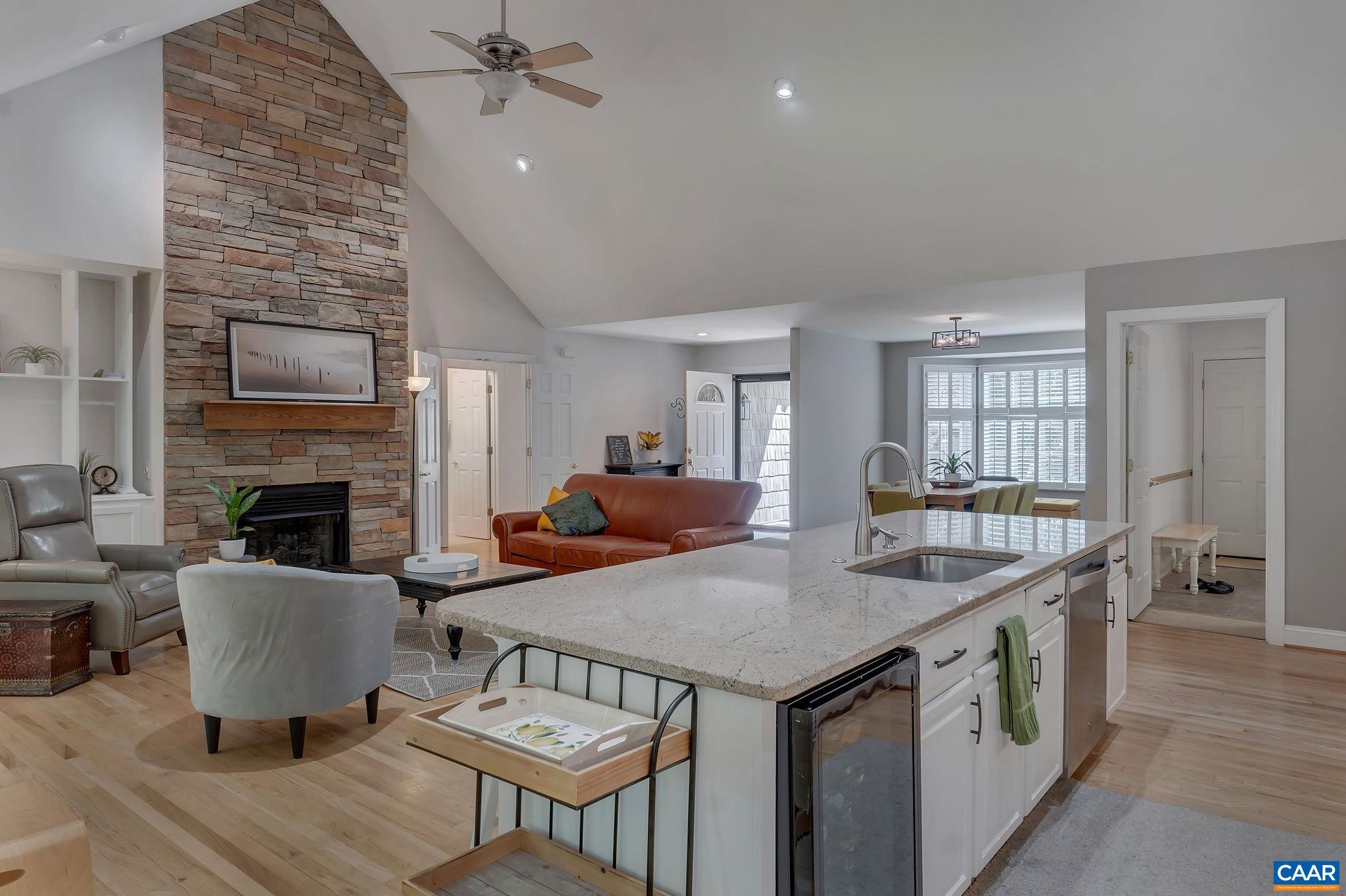 LAKE MONTICELLO - Residential