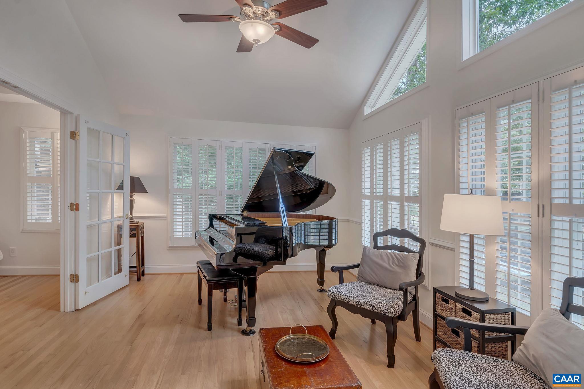 LAKE MONTICELLO - Residential