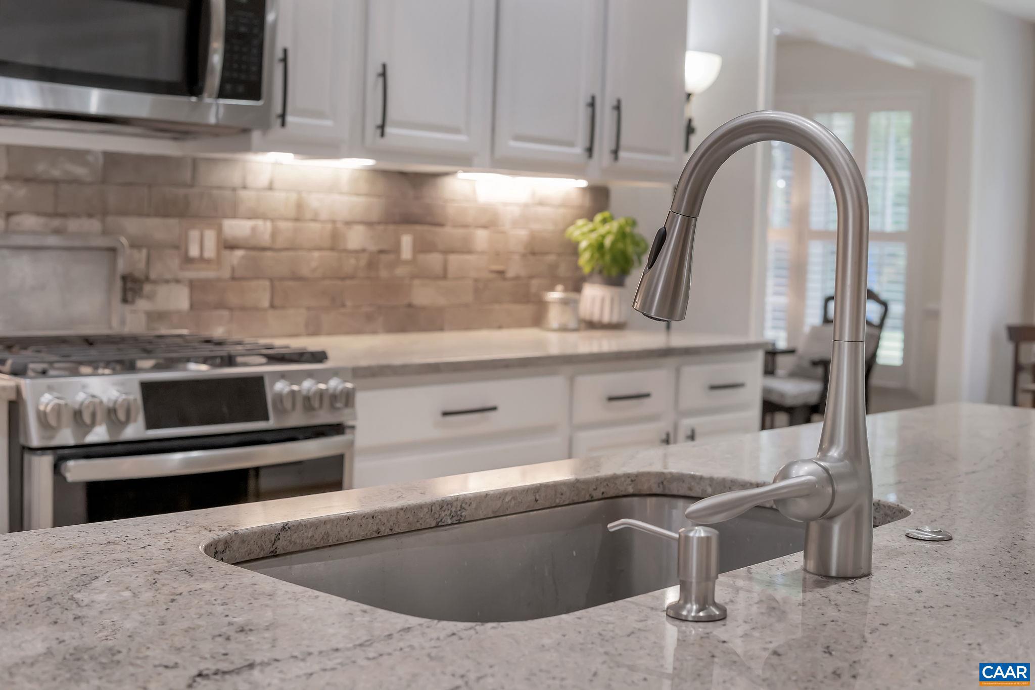 LAKE MONTICELLO - Residential