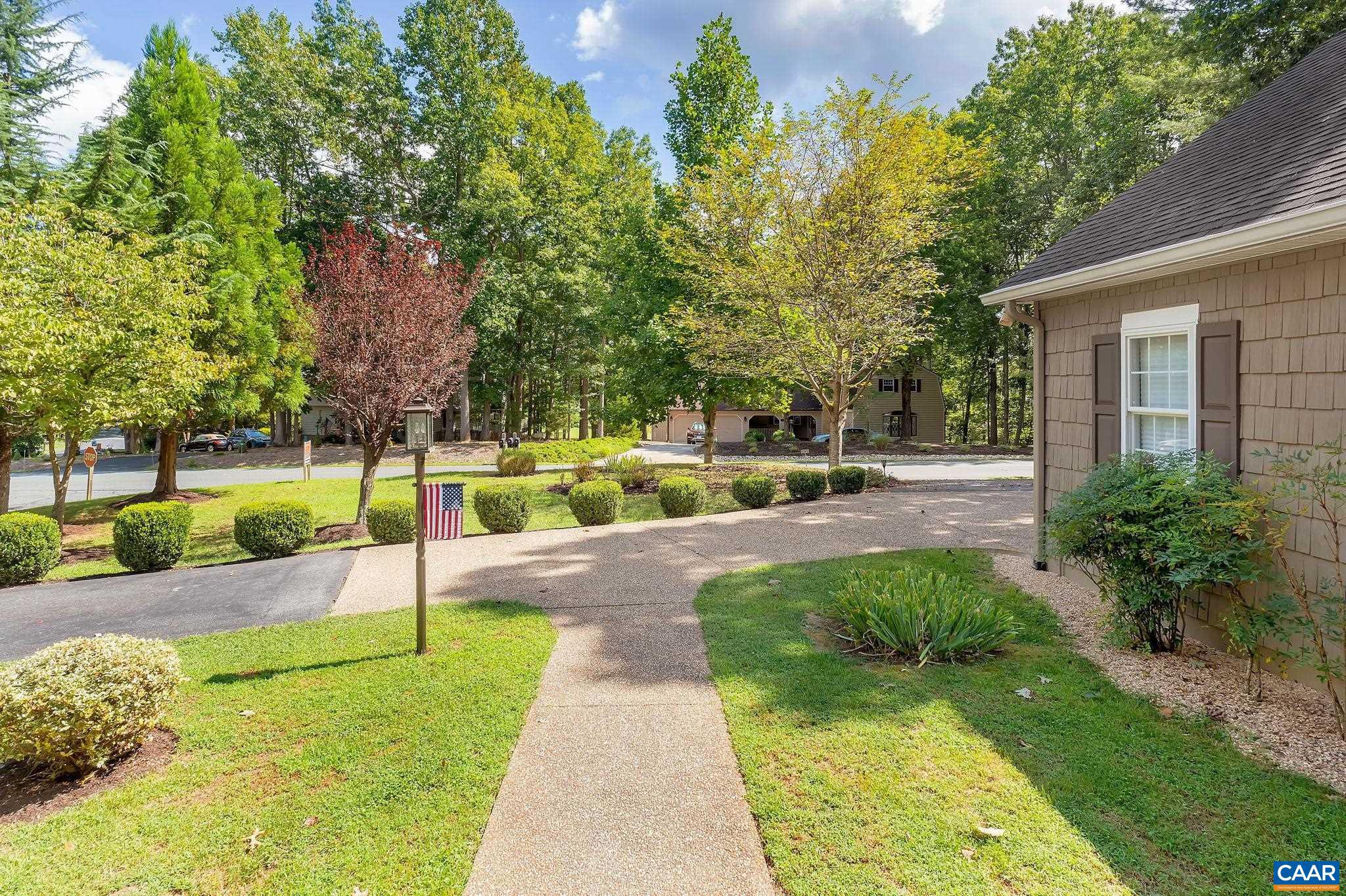 LAKE MONTICELLO - Residential