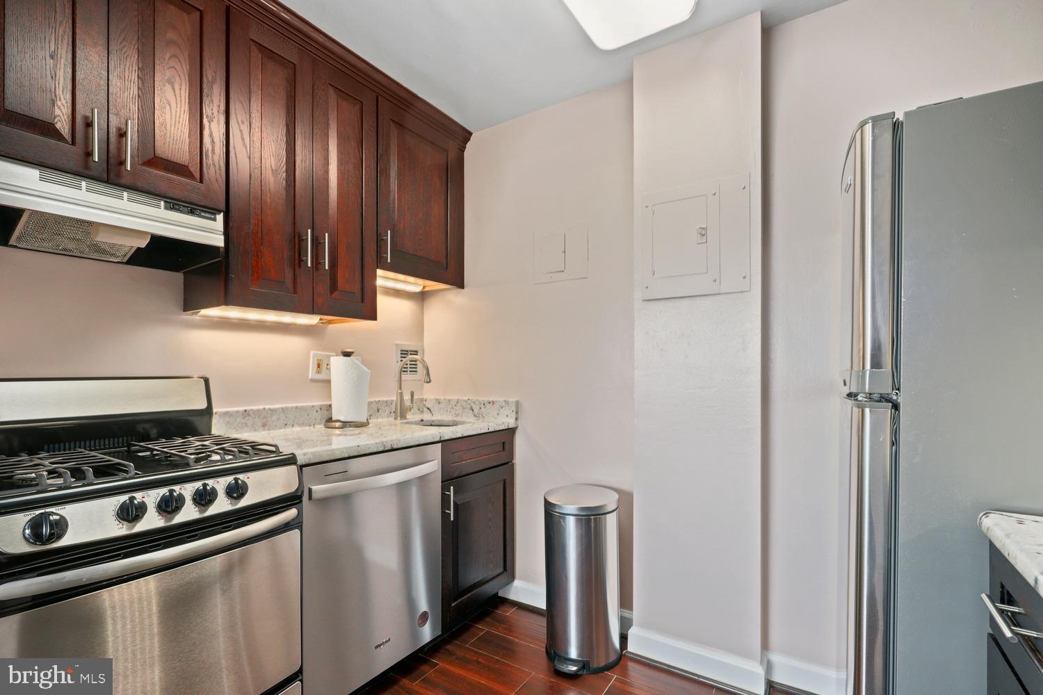 RIVER PLACE - Residential