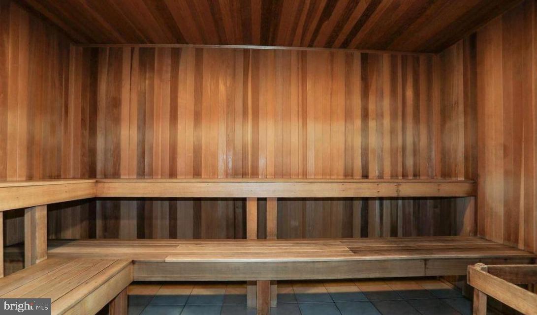 RIVER PLACE - Residential