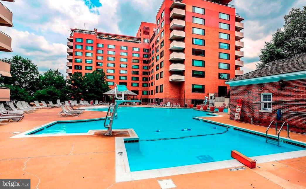 RIVER PLACE - Residential