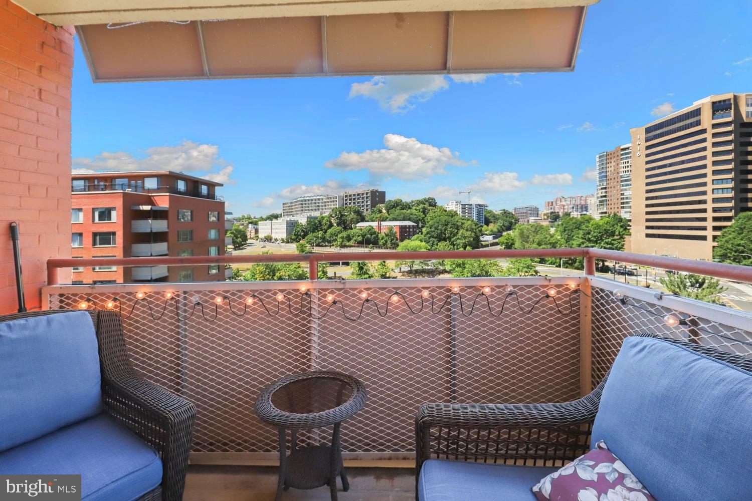 RIVER PLACE - Residential