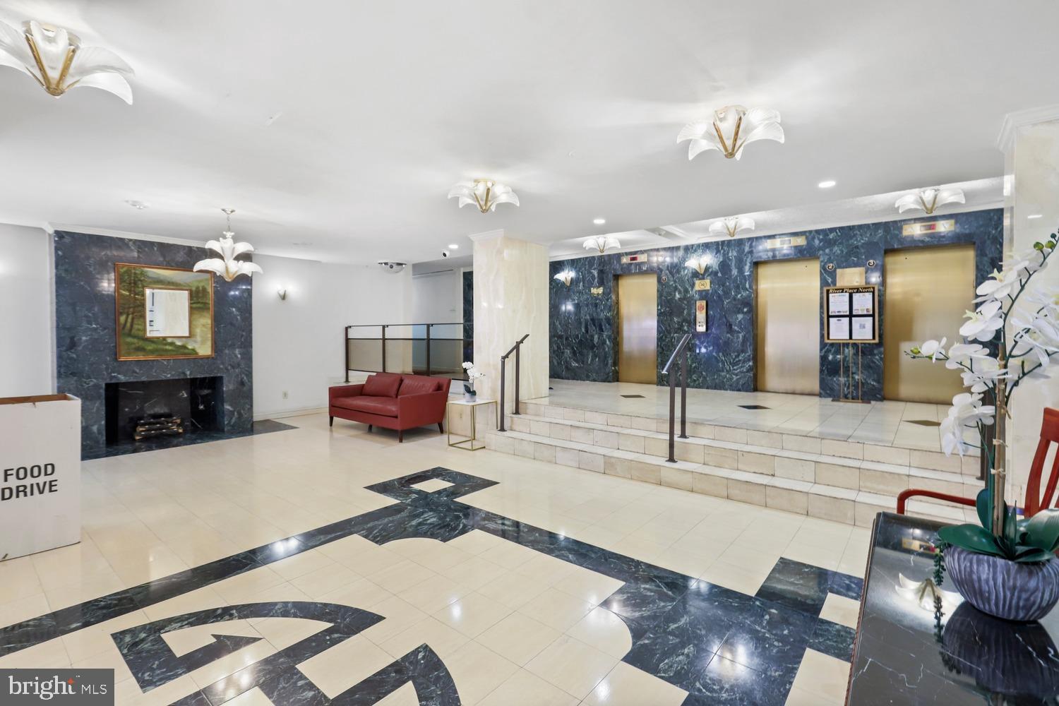 RIVER PLACE - Residential