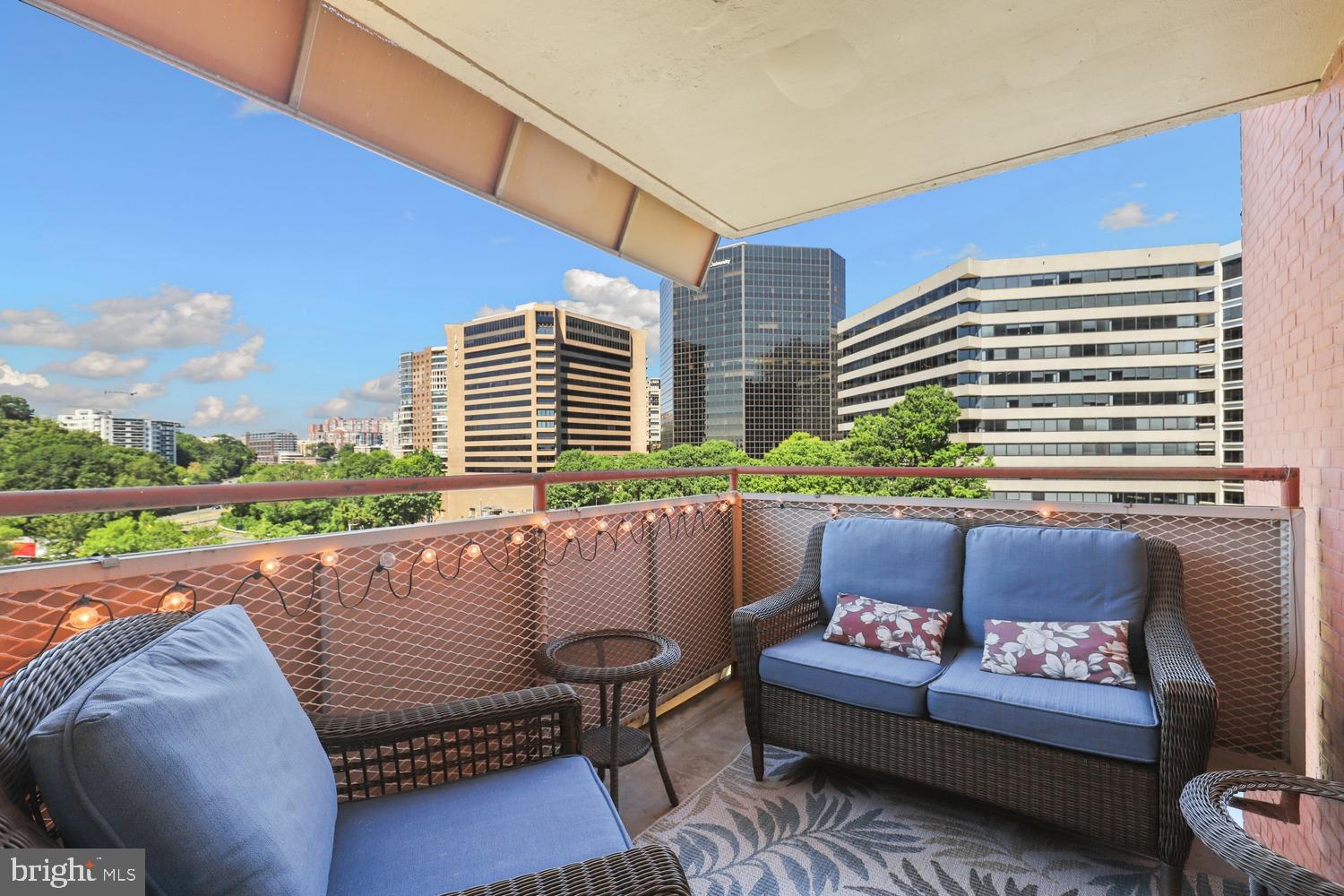 RIVER PLACE - Residential